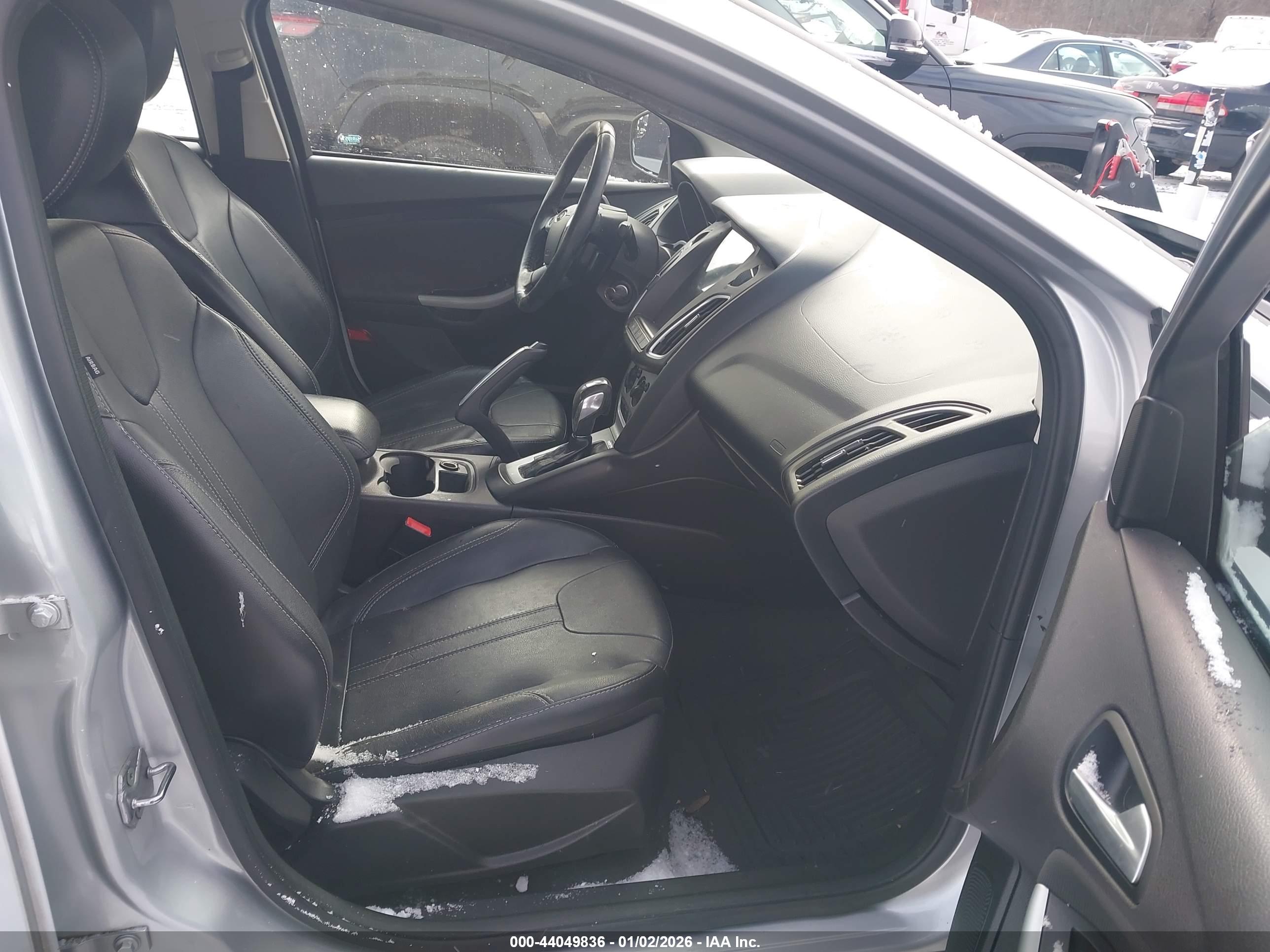 FORD FOCUS image 5