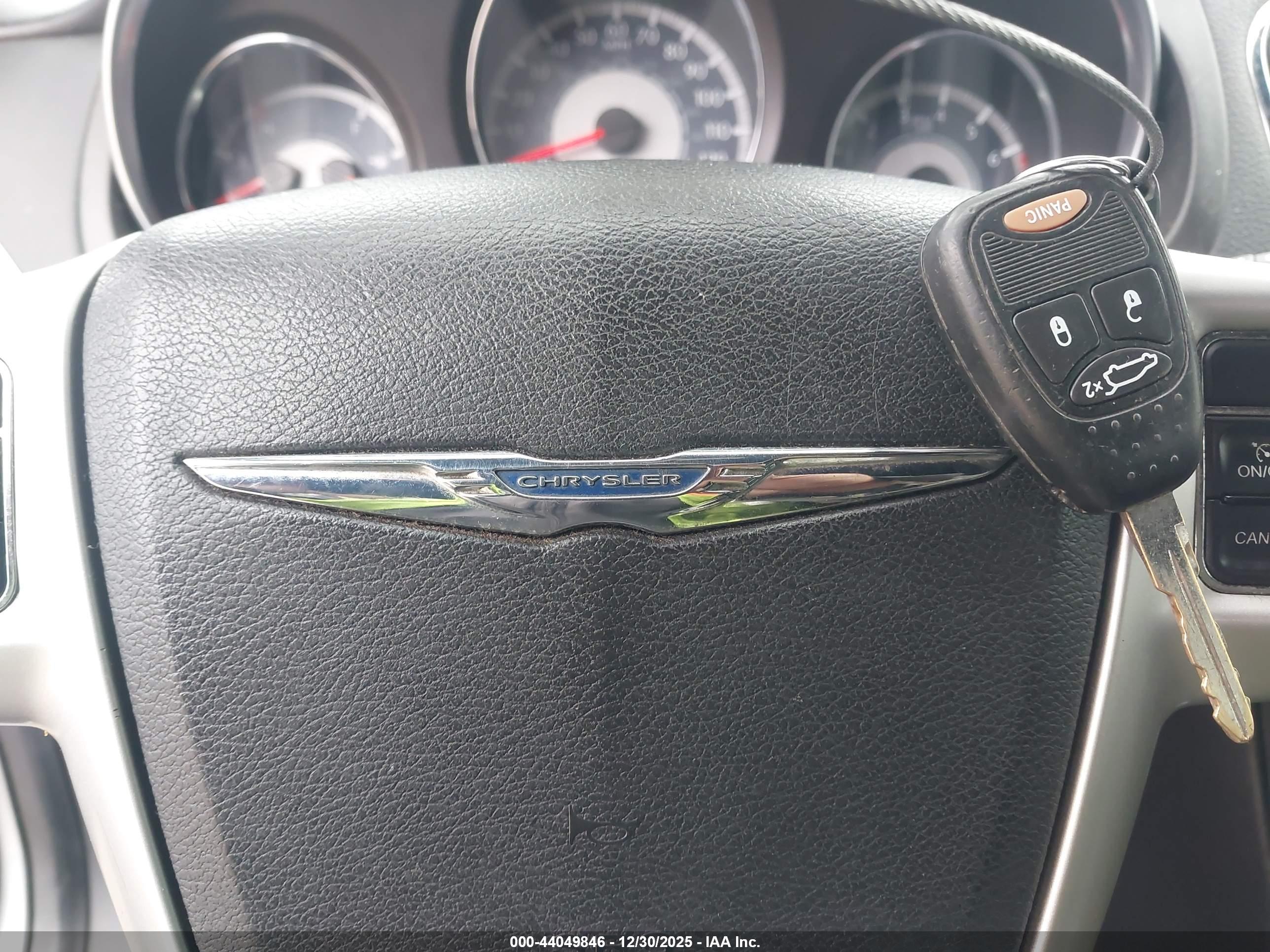 CHRYSLER 200 image 11