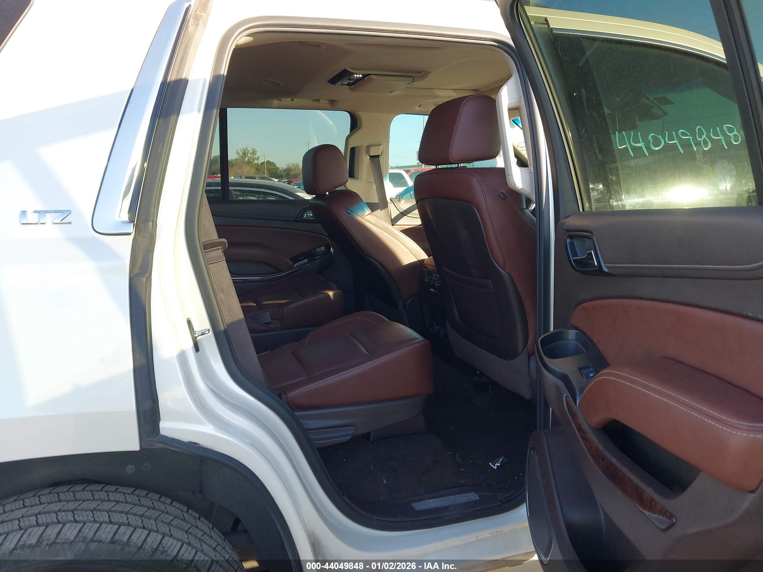 CHEVROLET TAHOE image 8