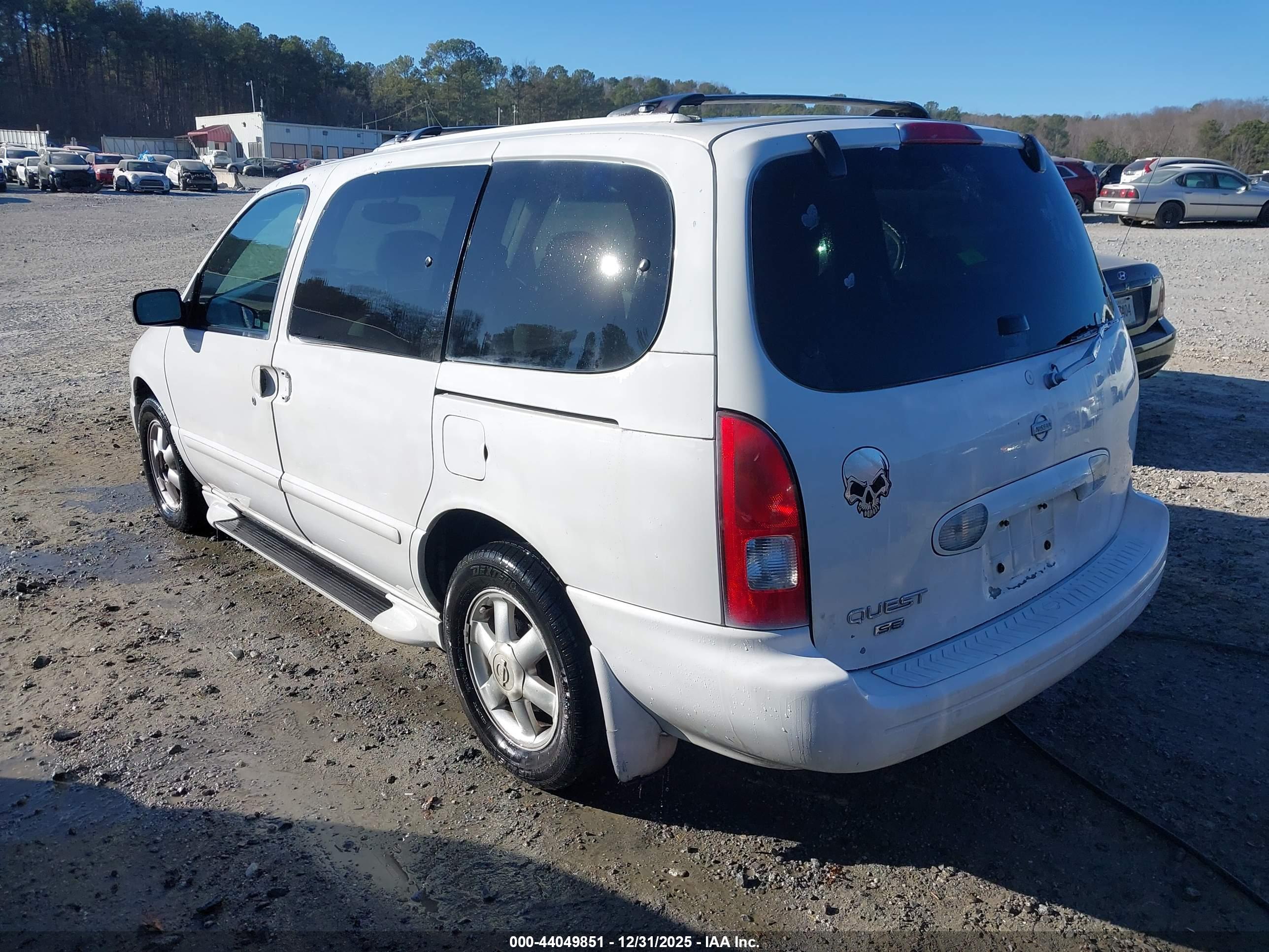 NISSAN QUEST image 3