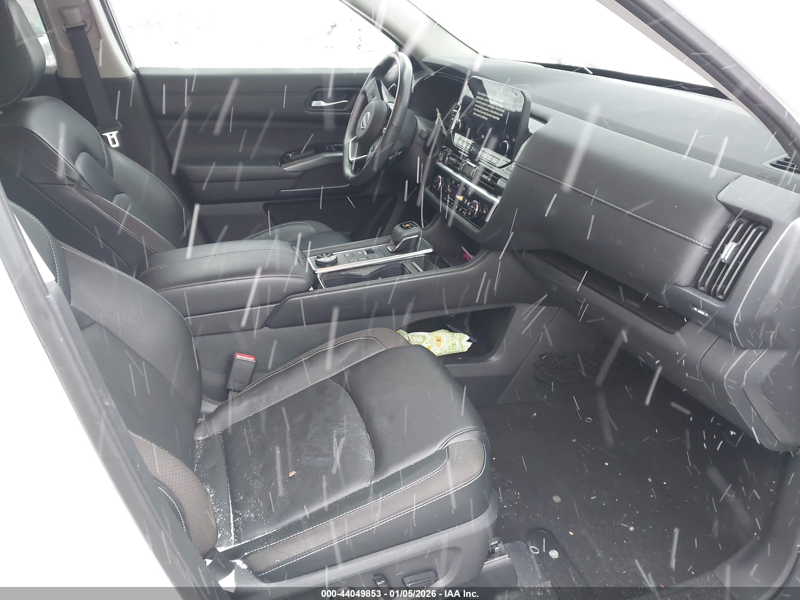 NISSAN PATHFINDER image 5