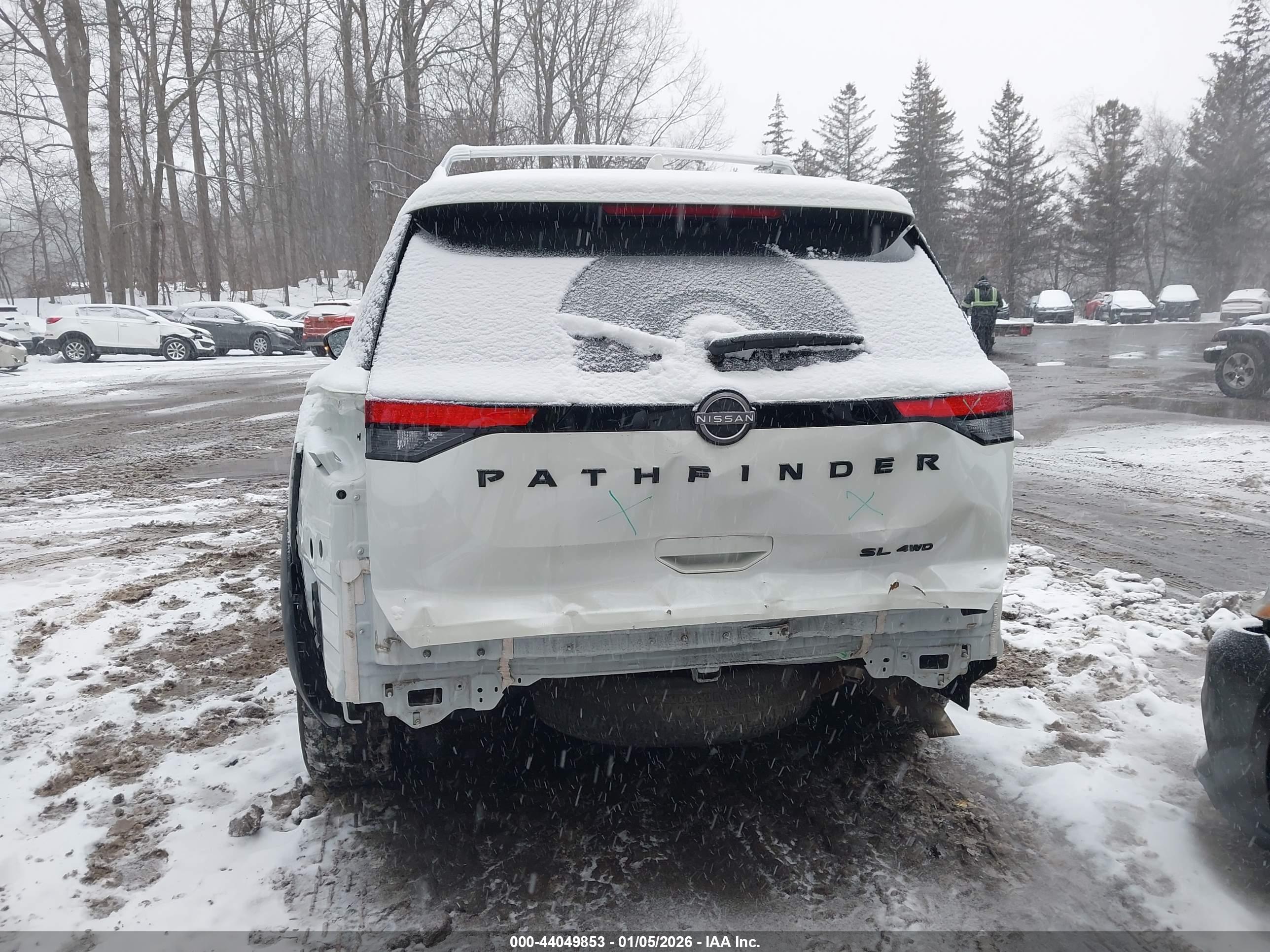NISSAN PATHFINDER image 6