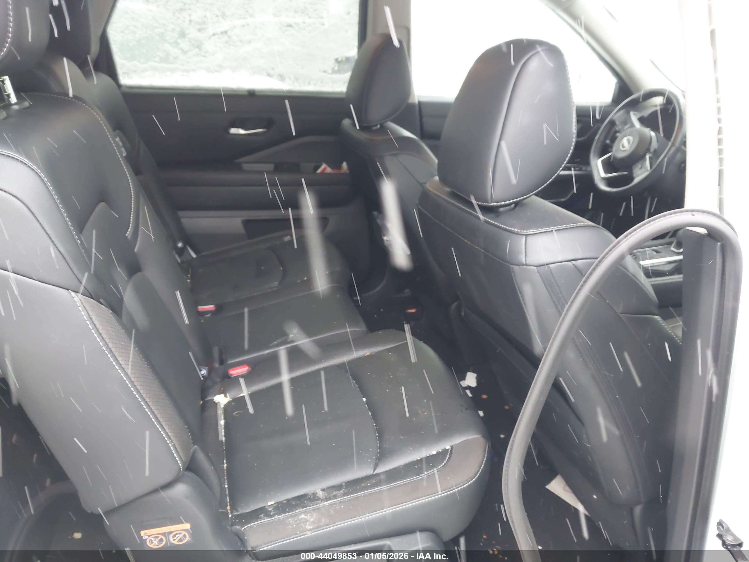 NISSAN PATHFINDER image 8