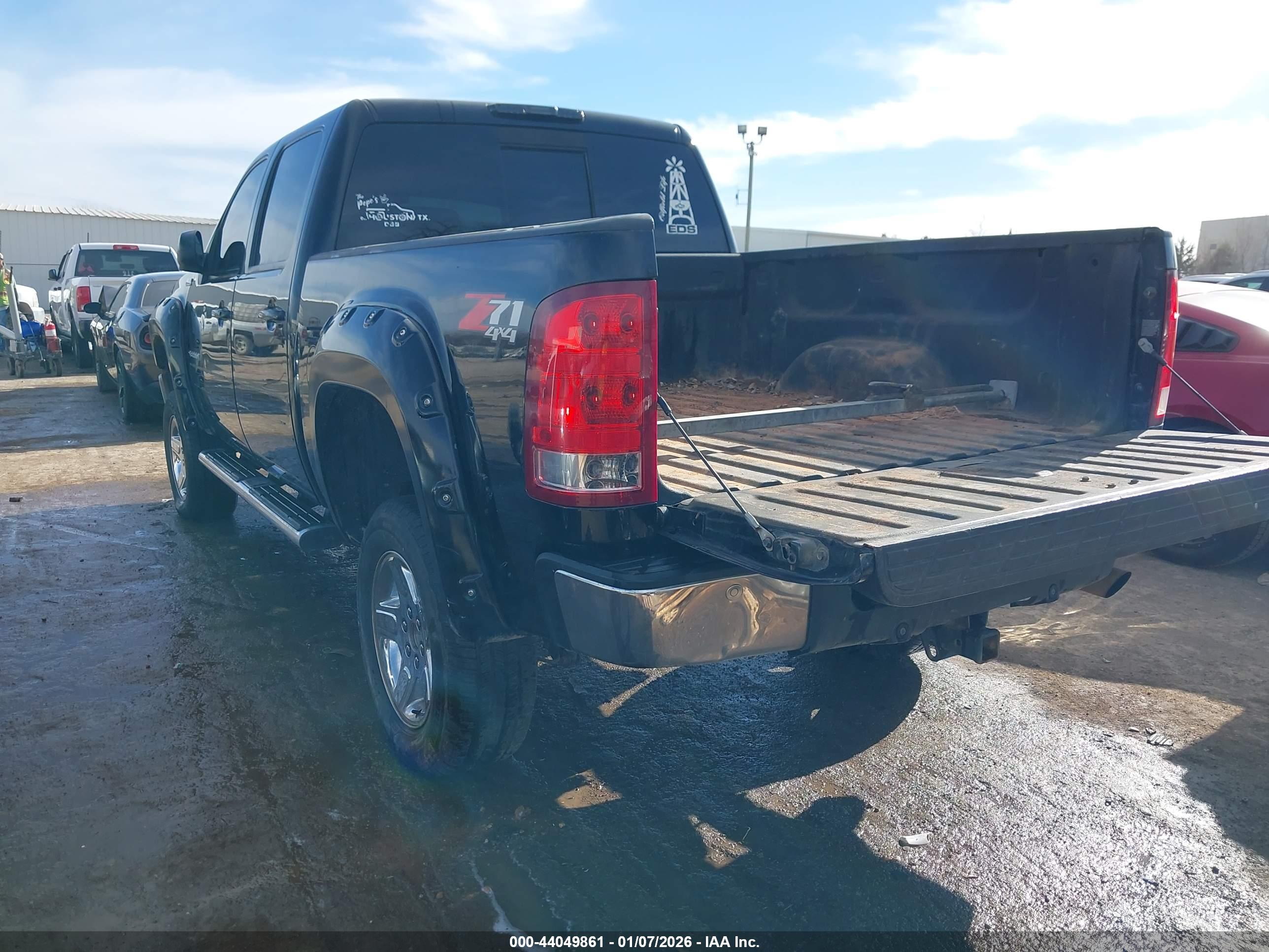 GMC SIERRA image 3