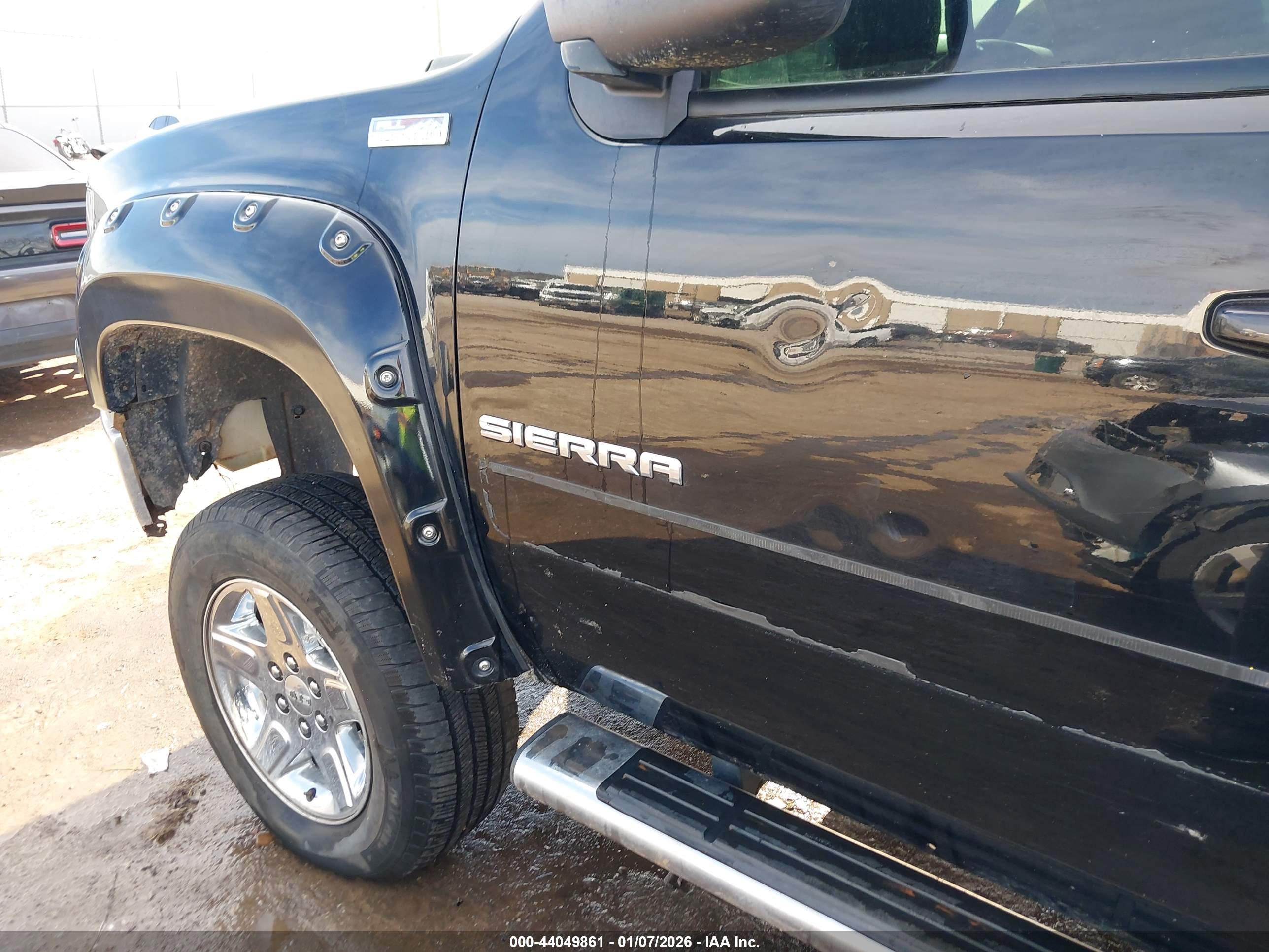 GMC SIERRA image 6