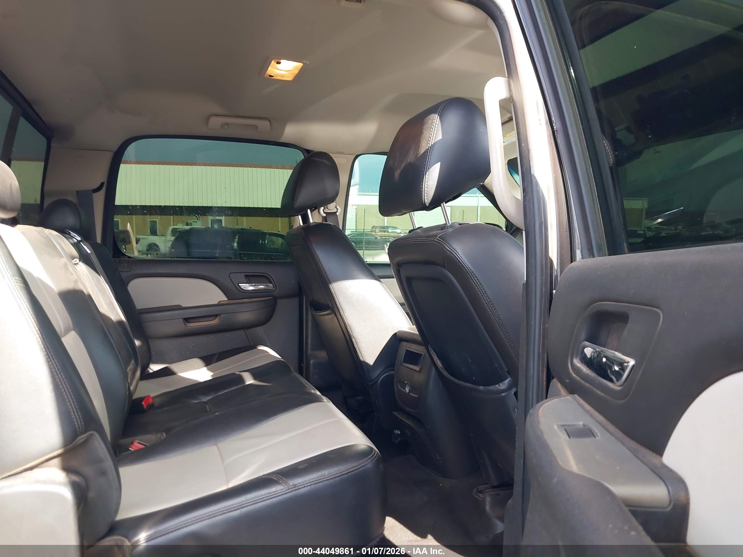 GMC SIERRA image 8