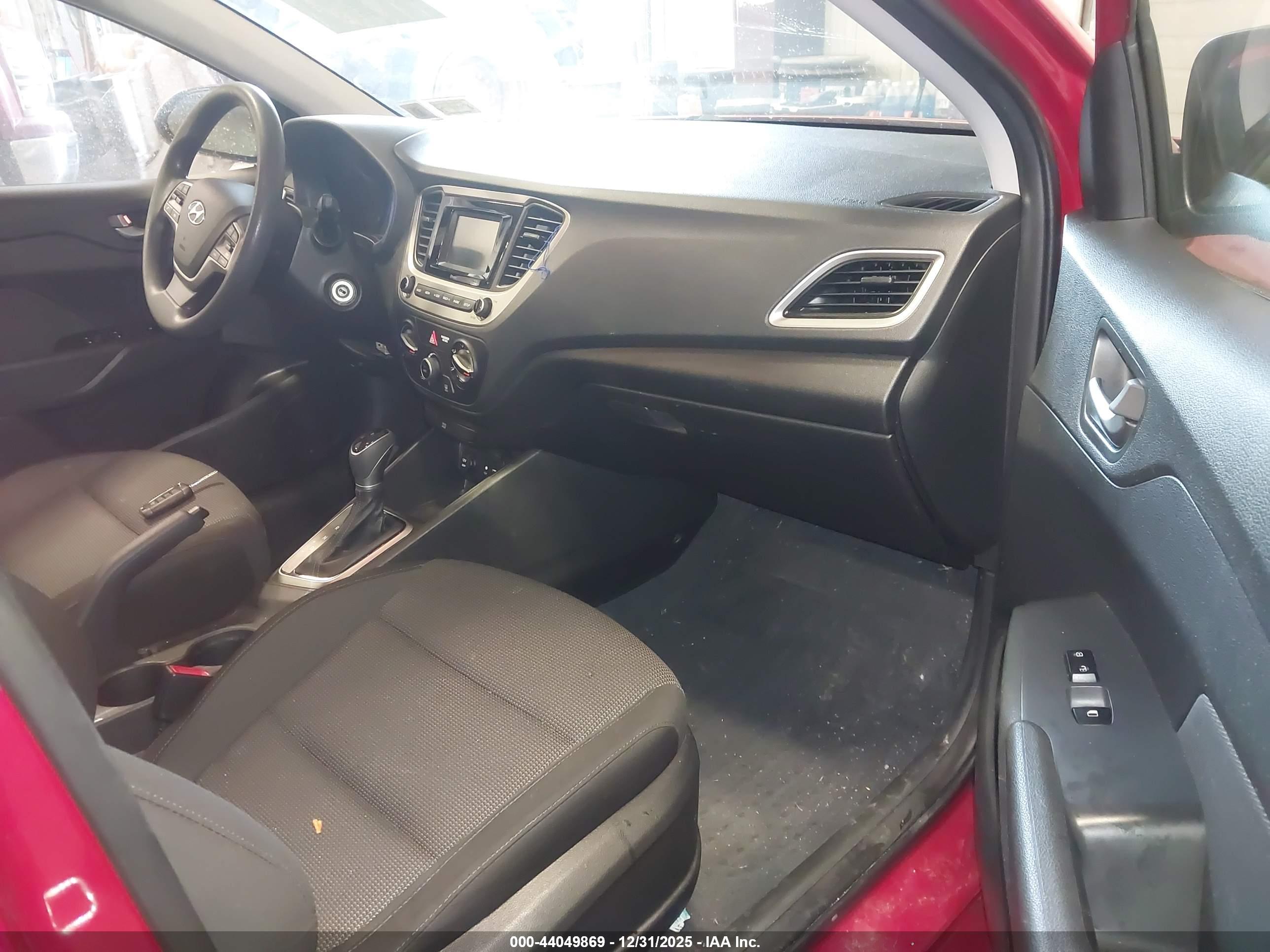 HYUNDAI ACCENT image 5