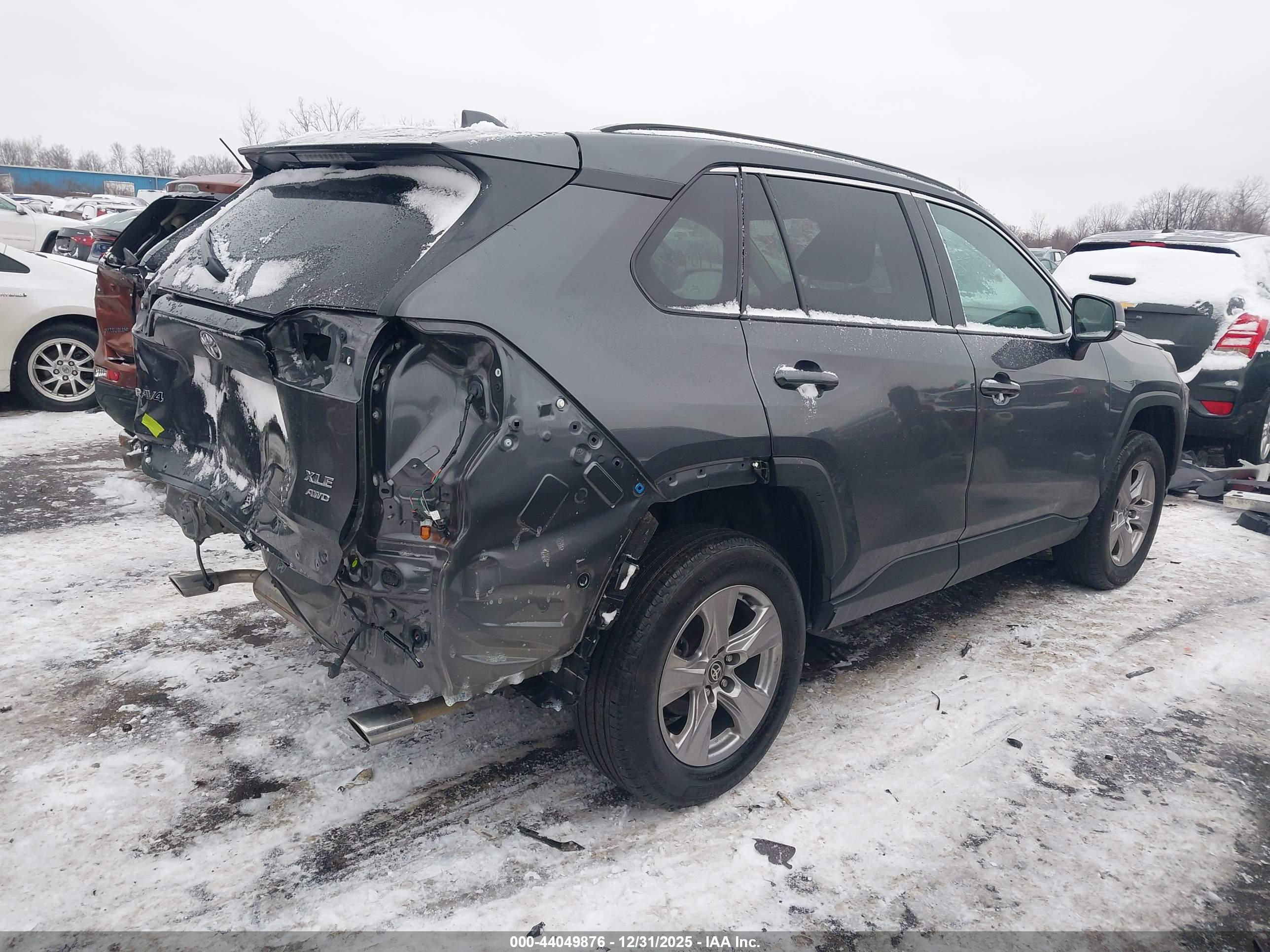 TOYOTA RAV4 image 4