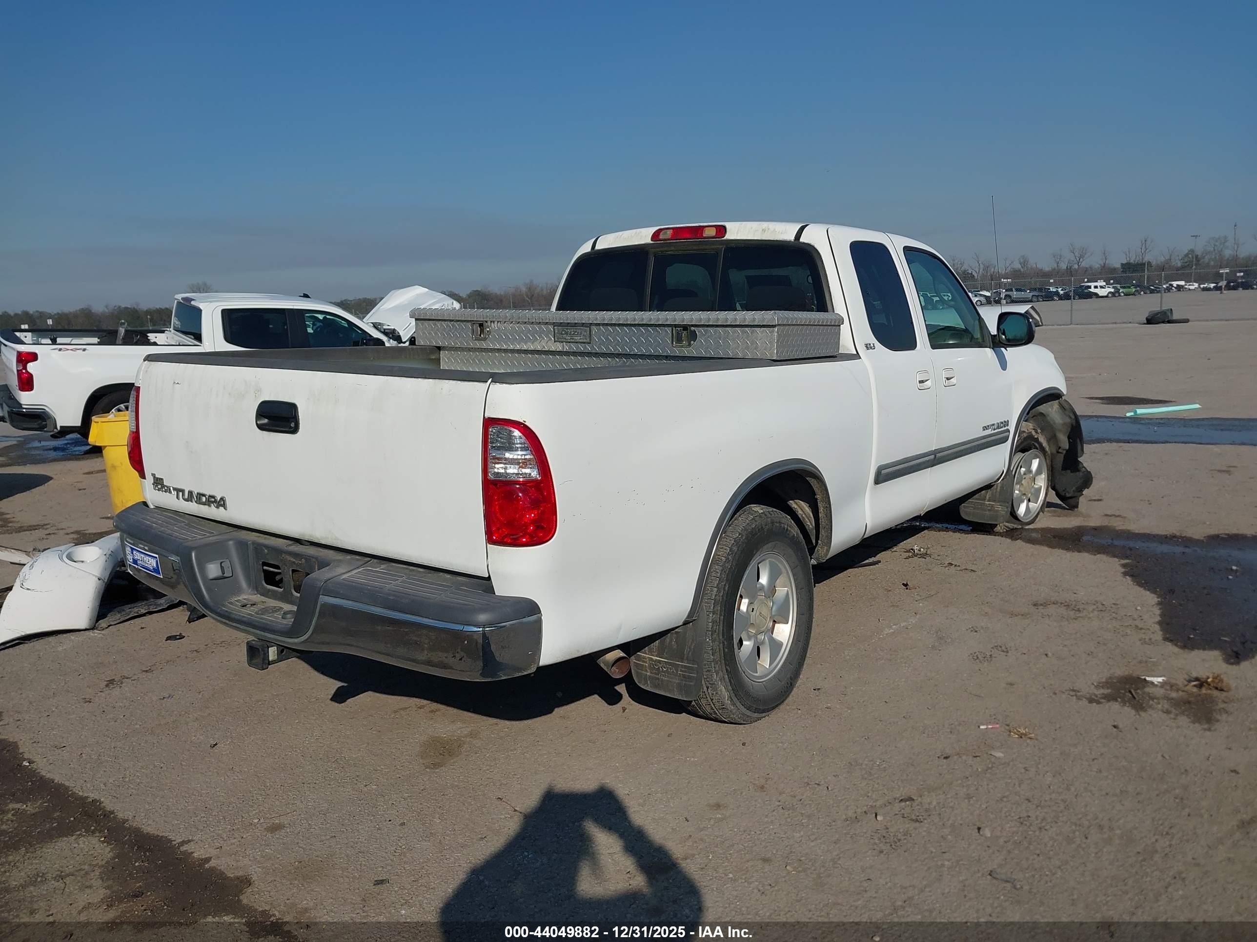 TOYOTA TUNDRA image 4