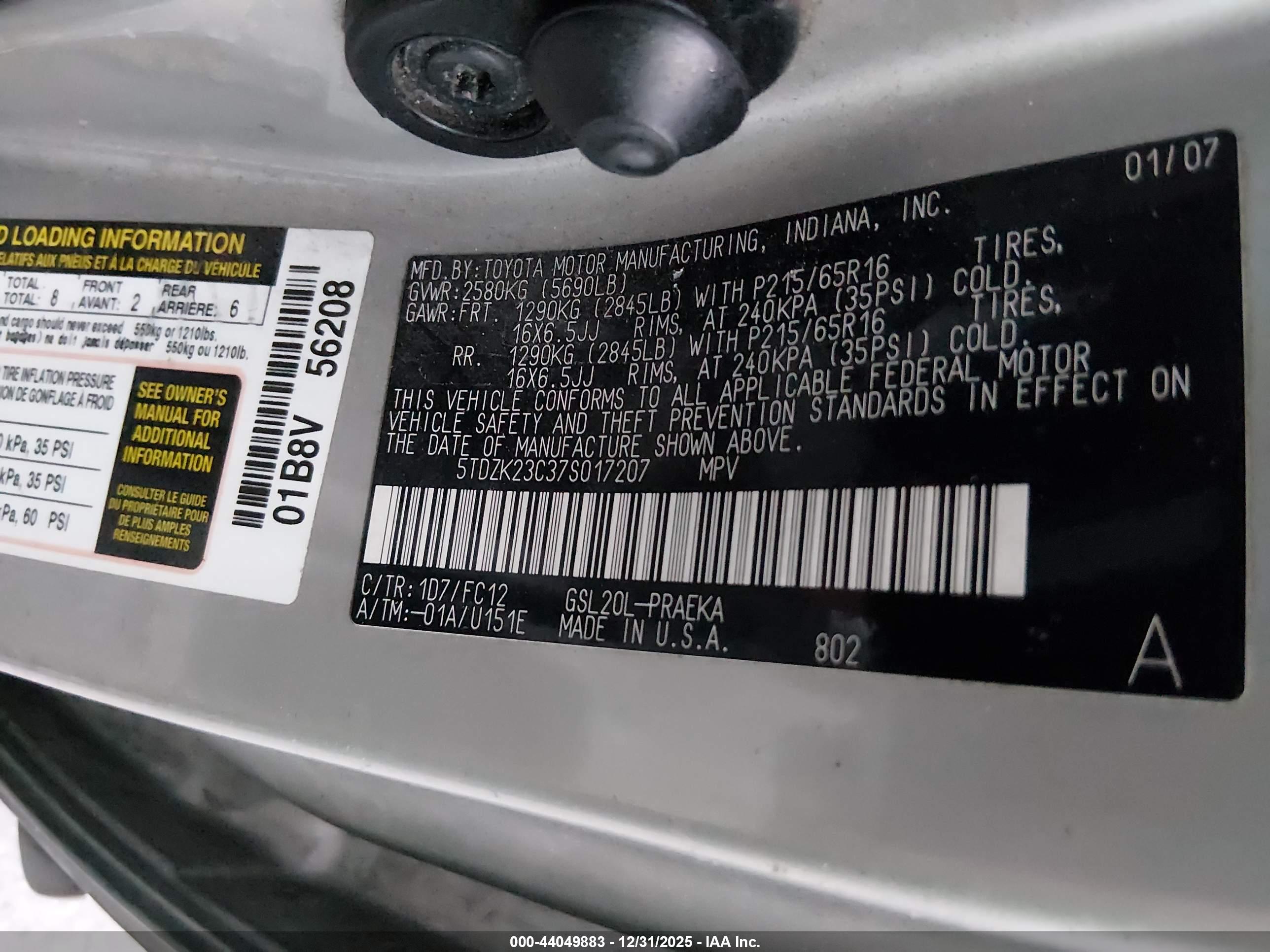 TOYOTA SIENNA image 9