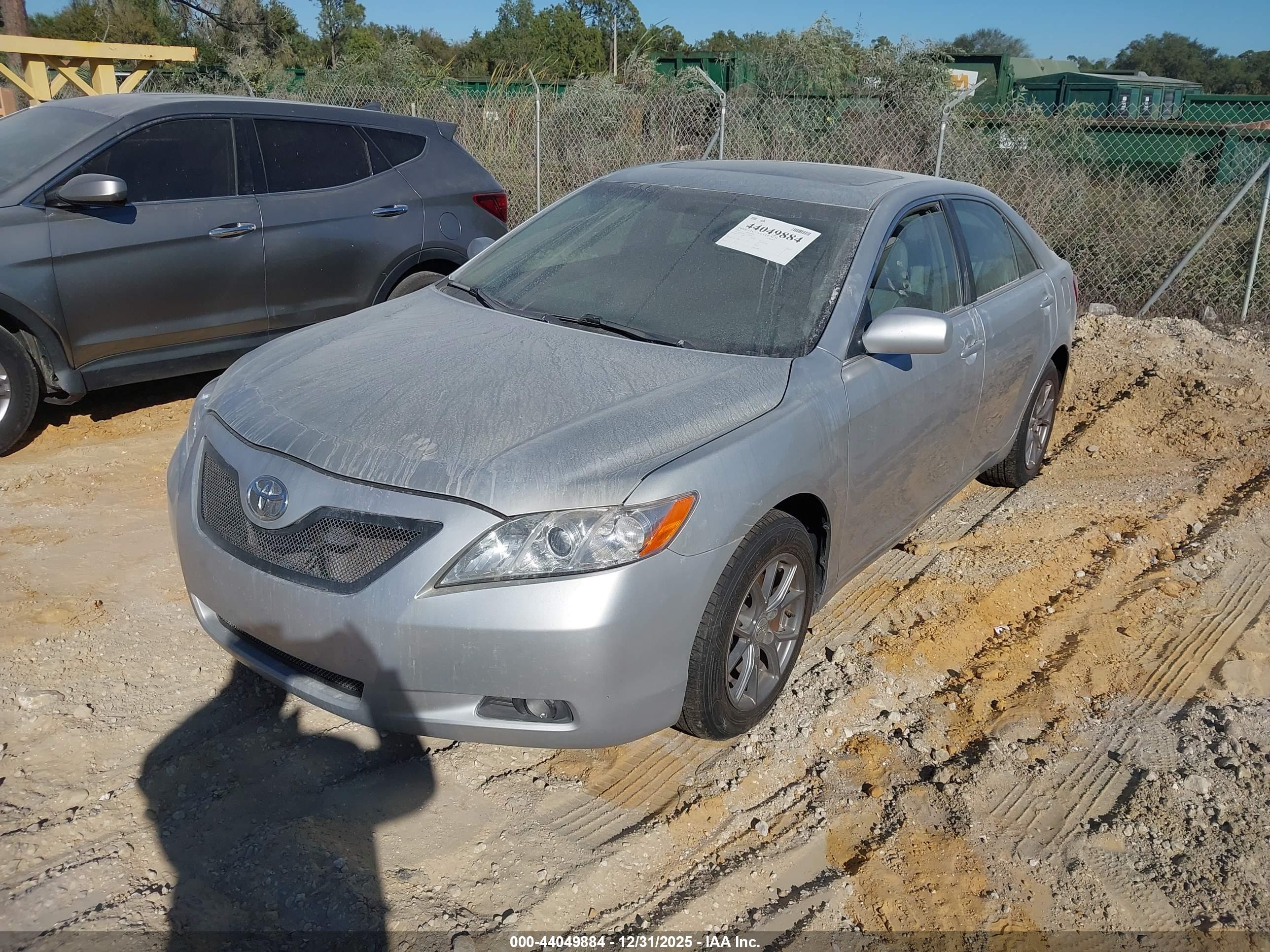 TOYOTA CAMRY image 2