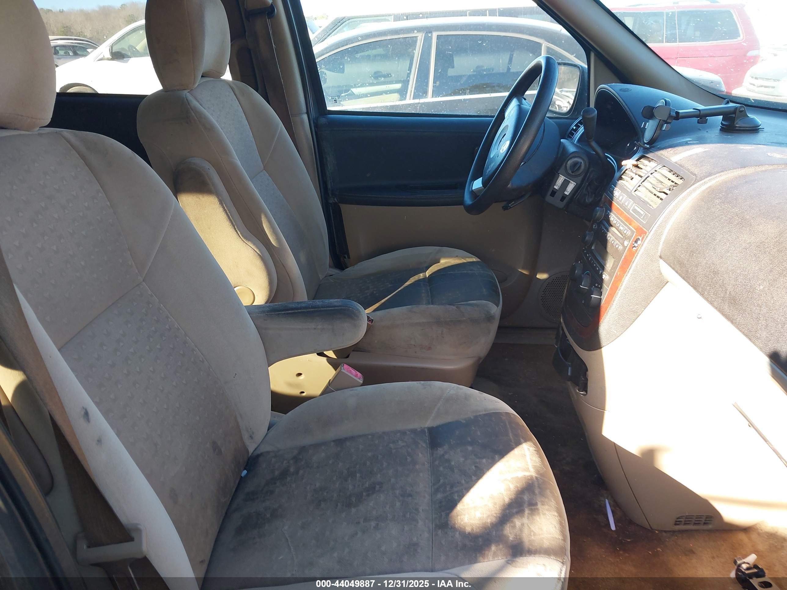 CHEVROLET UPLANDER image 5