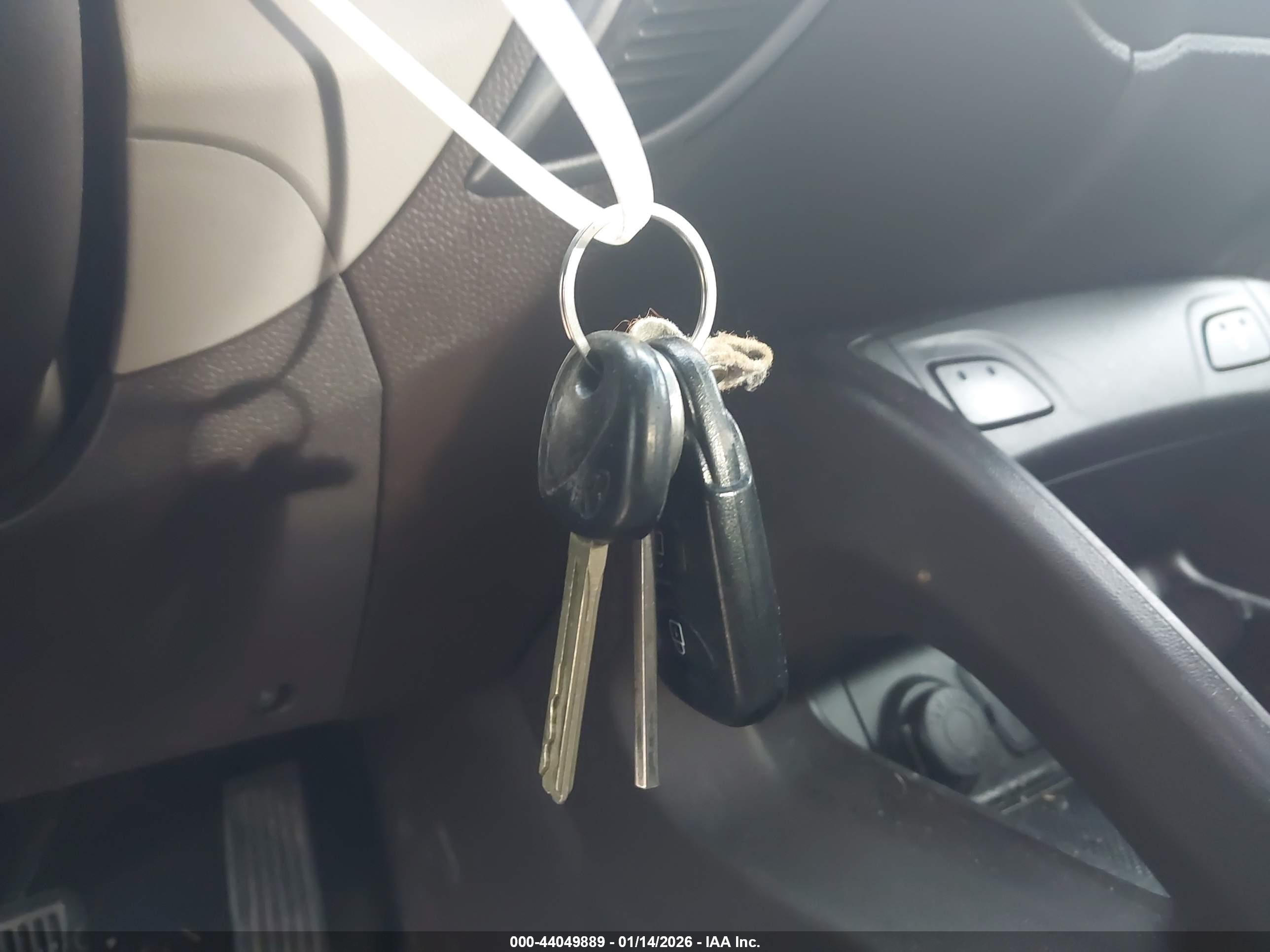 HYUNDAI TUCSON image 11