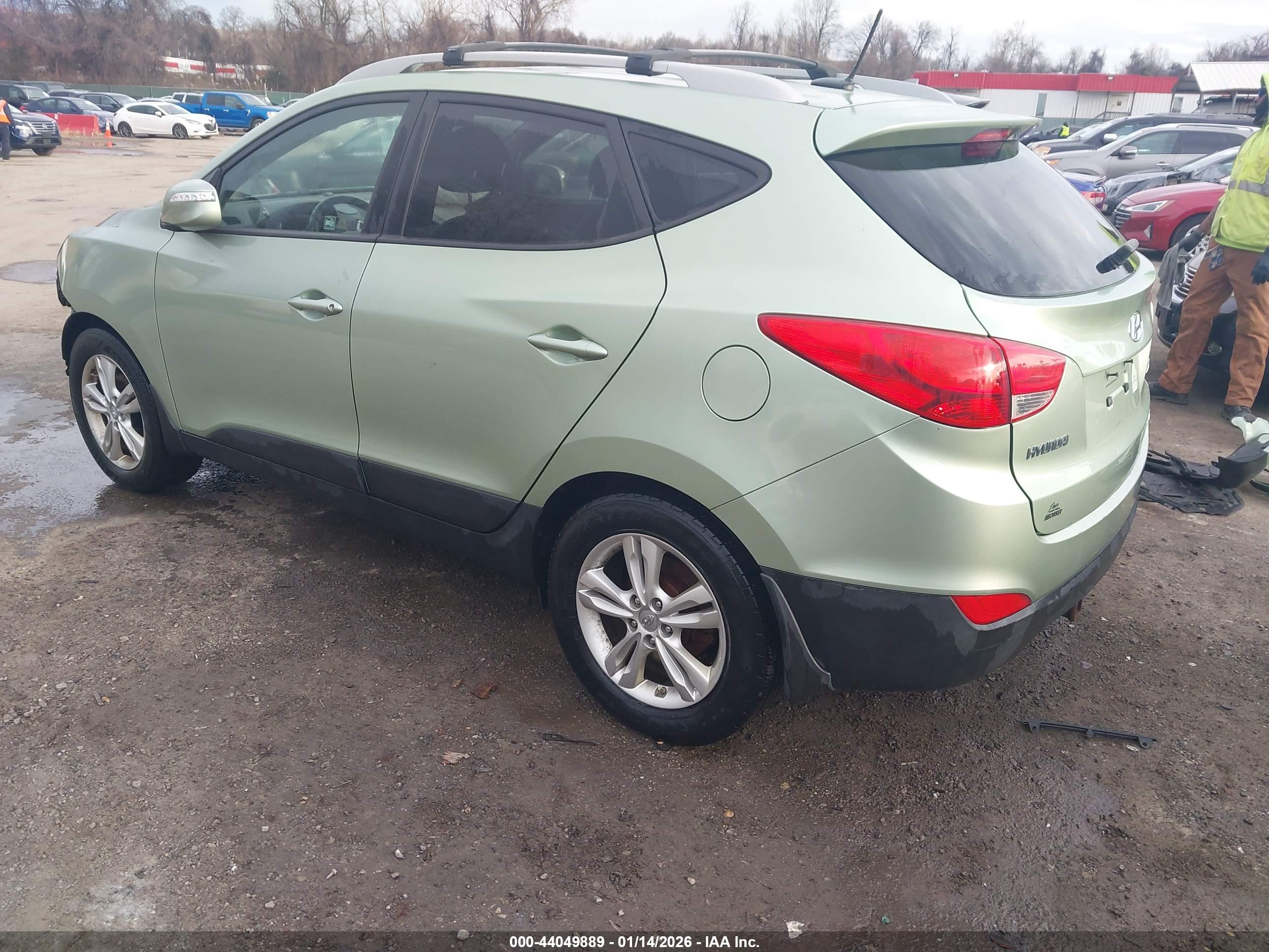 HYUNDAI TUCSON image 3