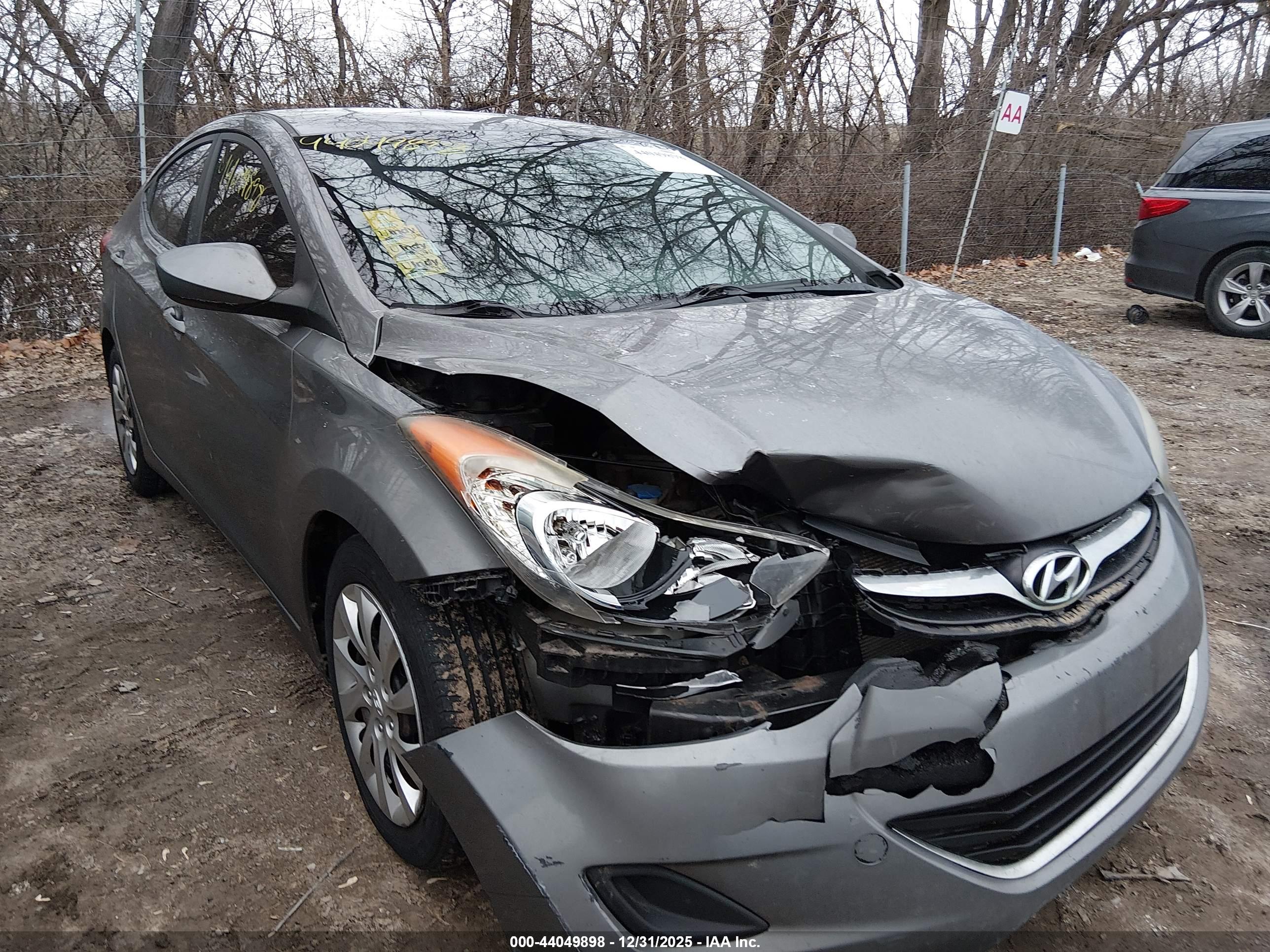 HYUNDAI ELANTRA image 6