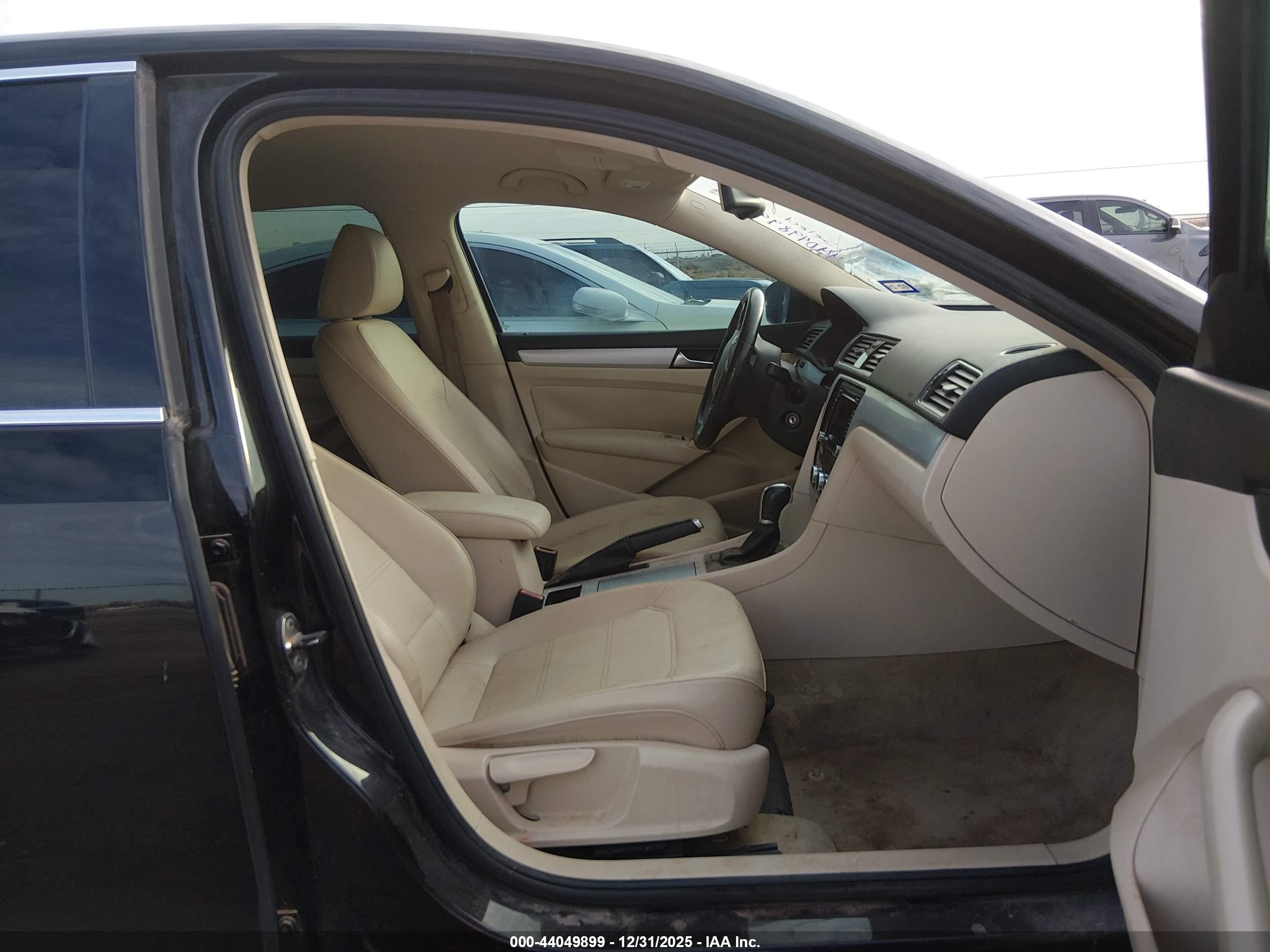 VOLKSWAGEN PASSAT image 5