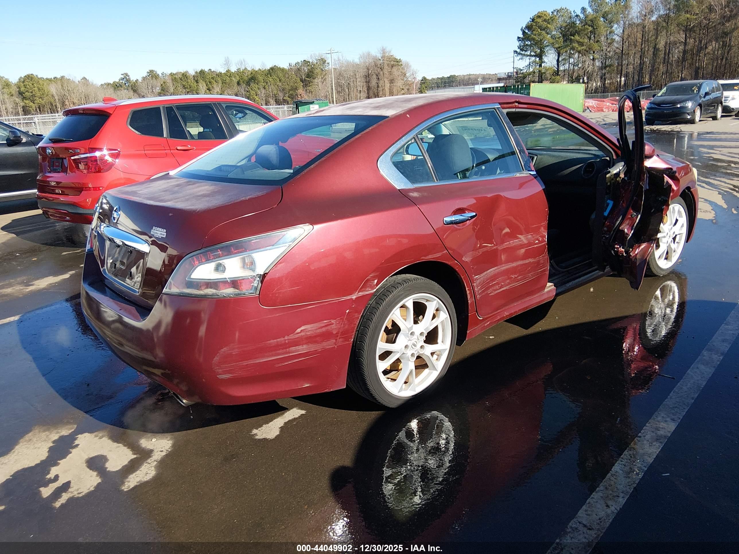 NISSAN MAXIMA image 4