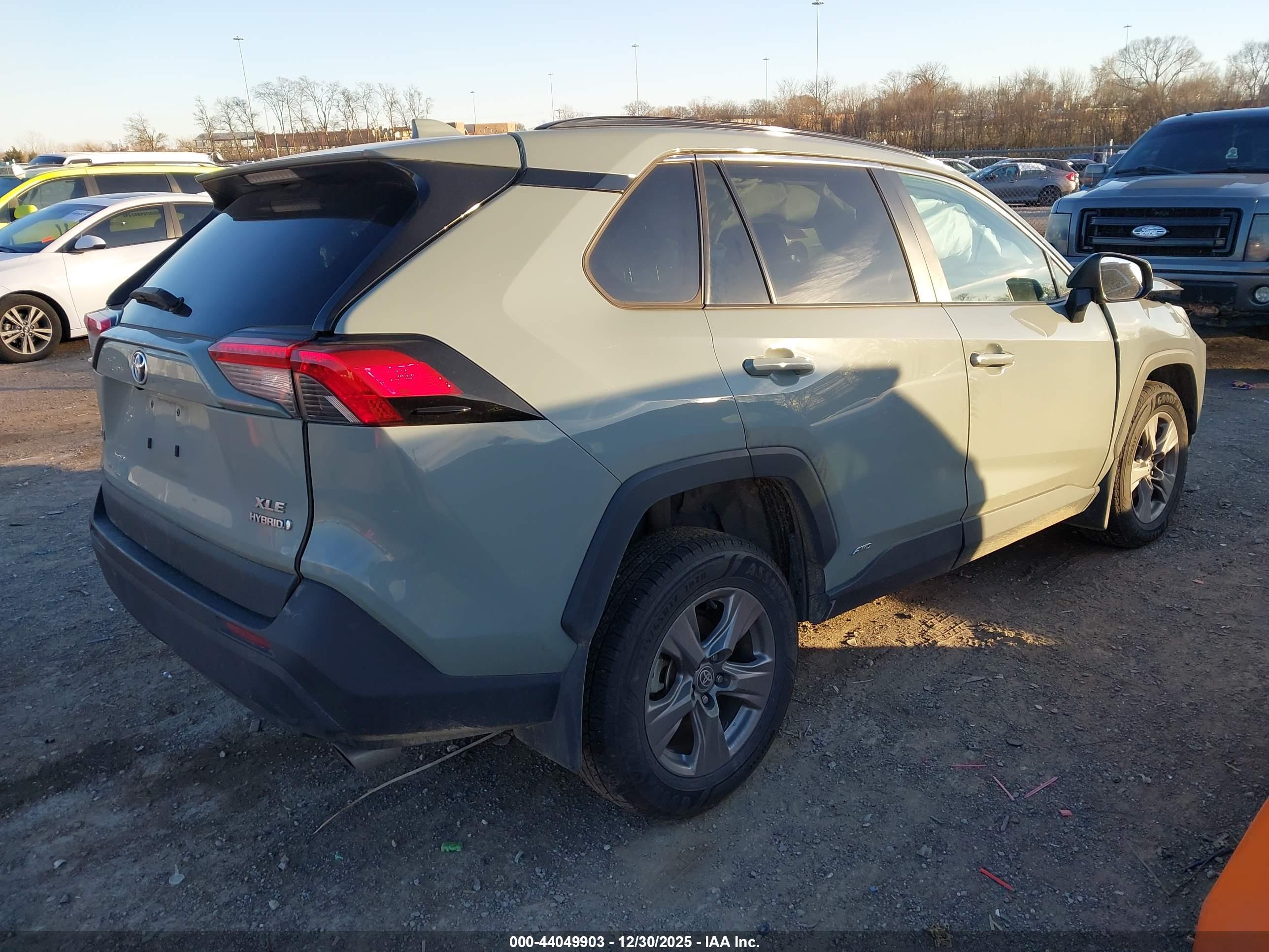 TOYOTA RAV4 image 4