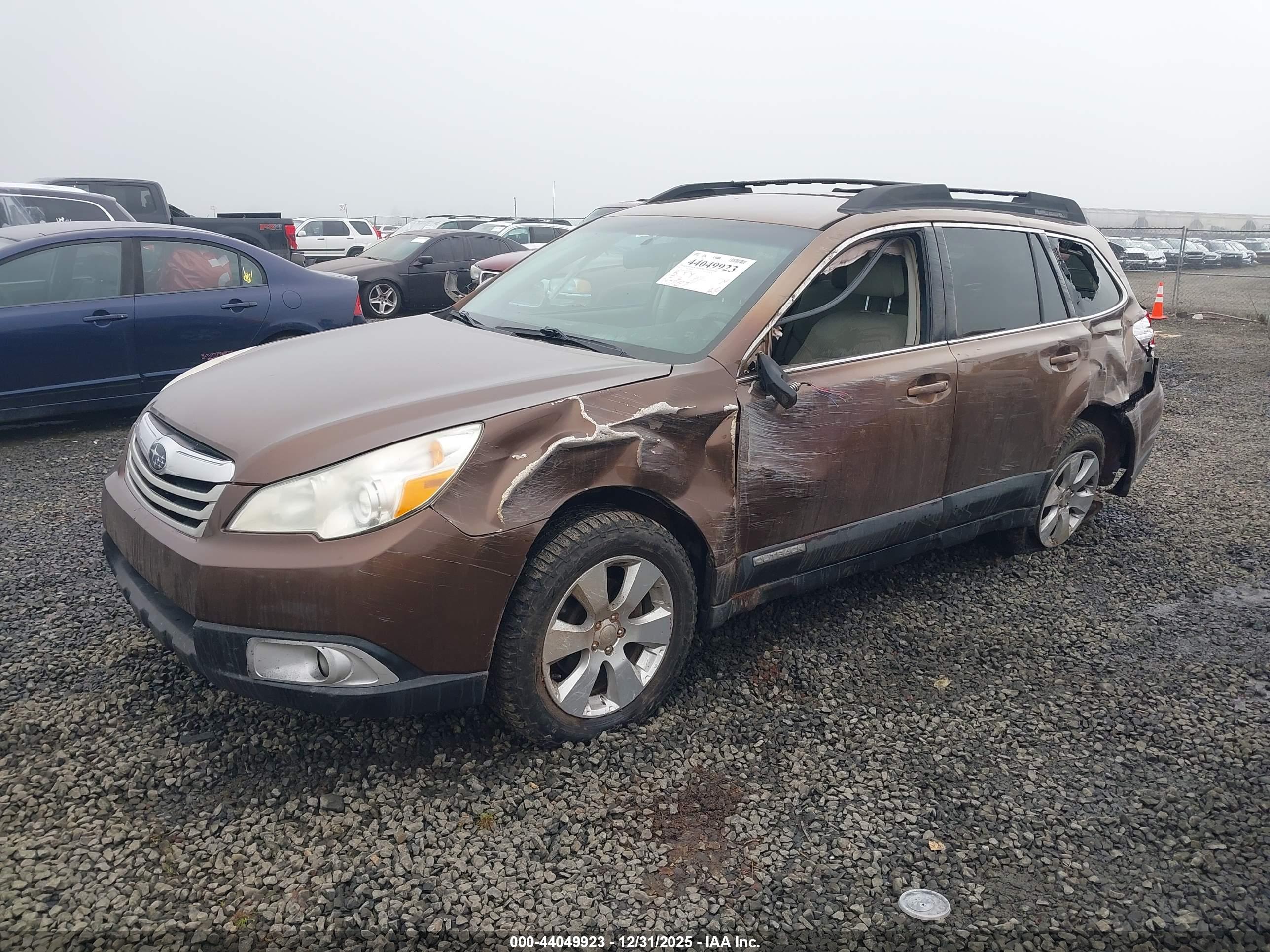 SUBARU OUTBACK image 2