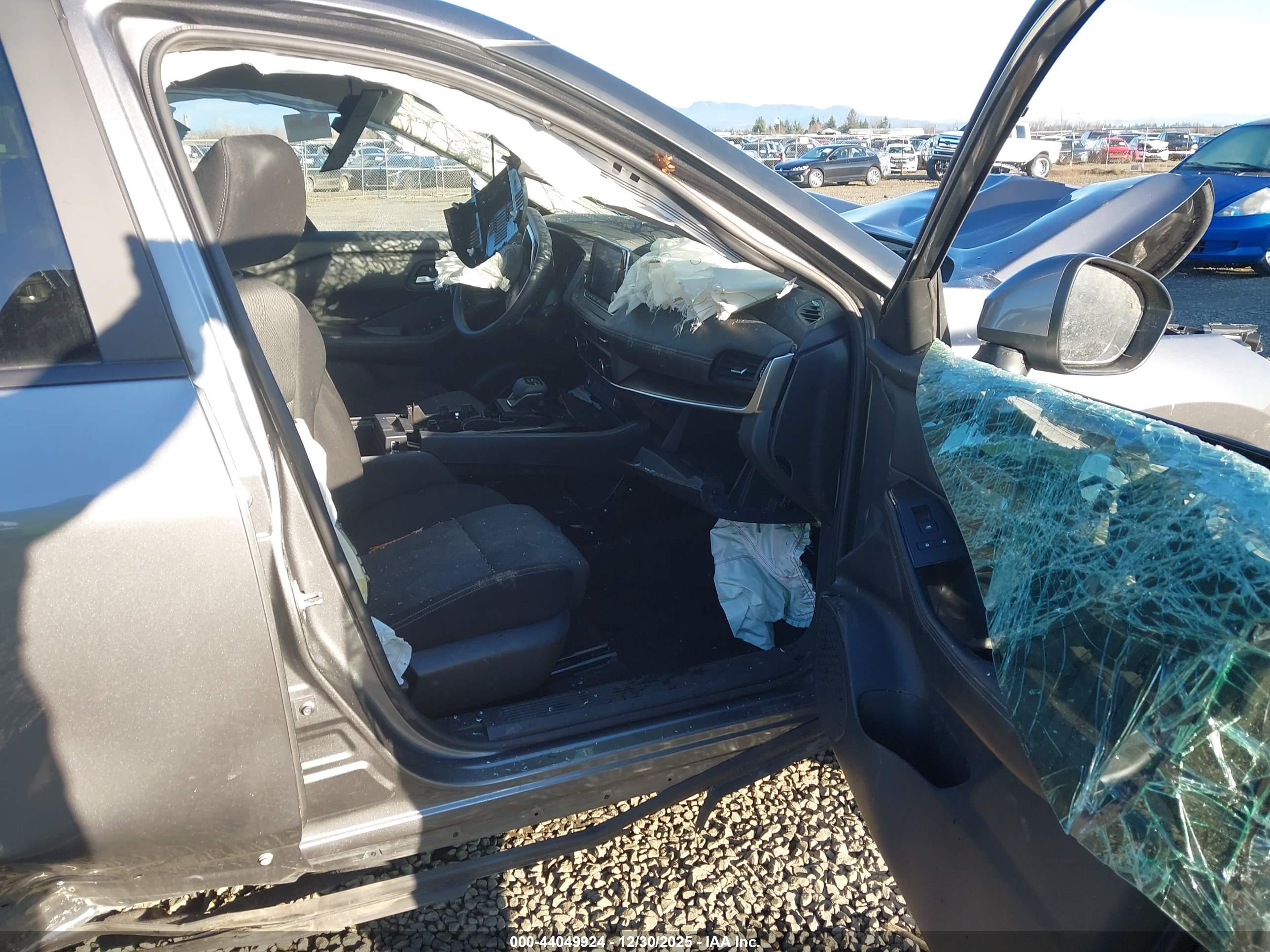 NISSAN ROGUE image 5