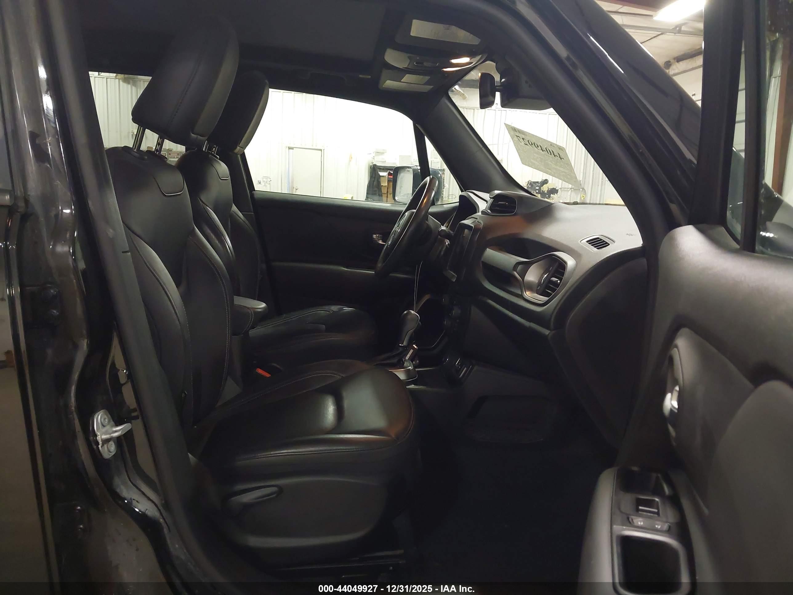 JEEP RENEGADE image 5