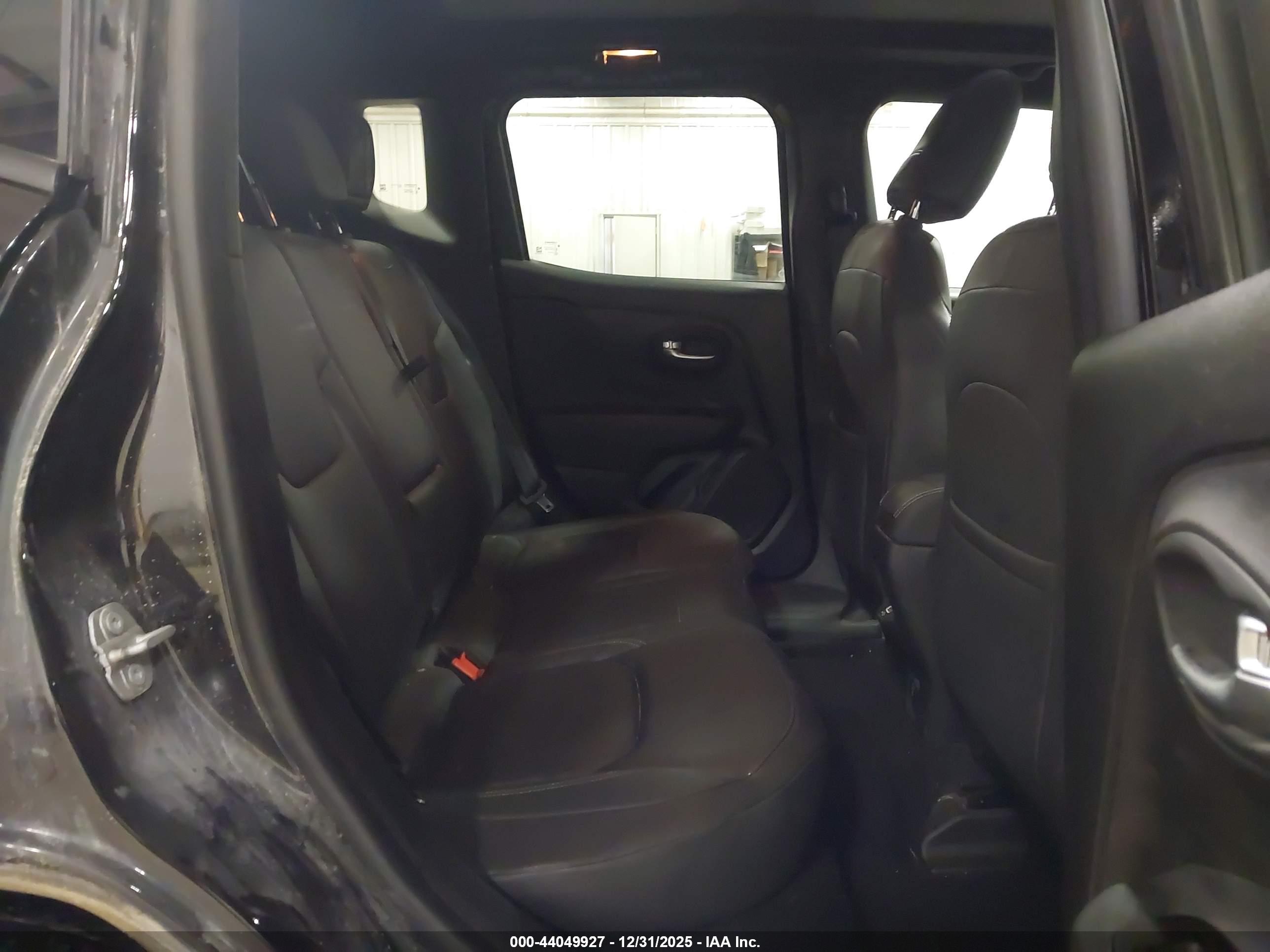 JEEP RENEGADE image 8