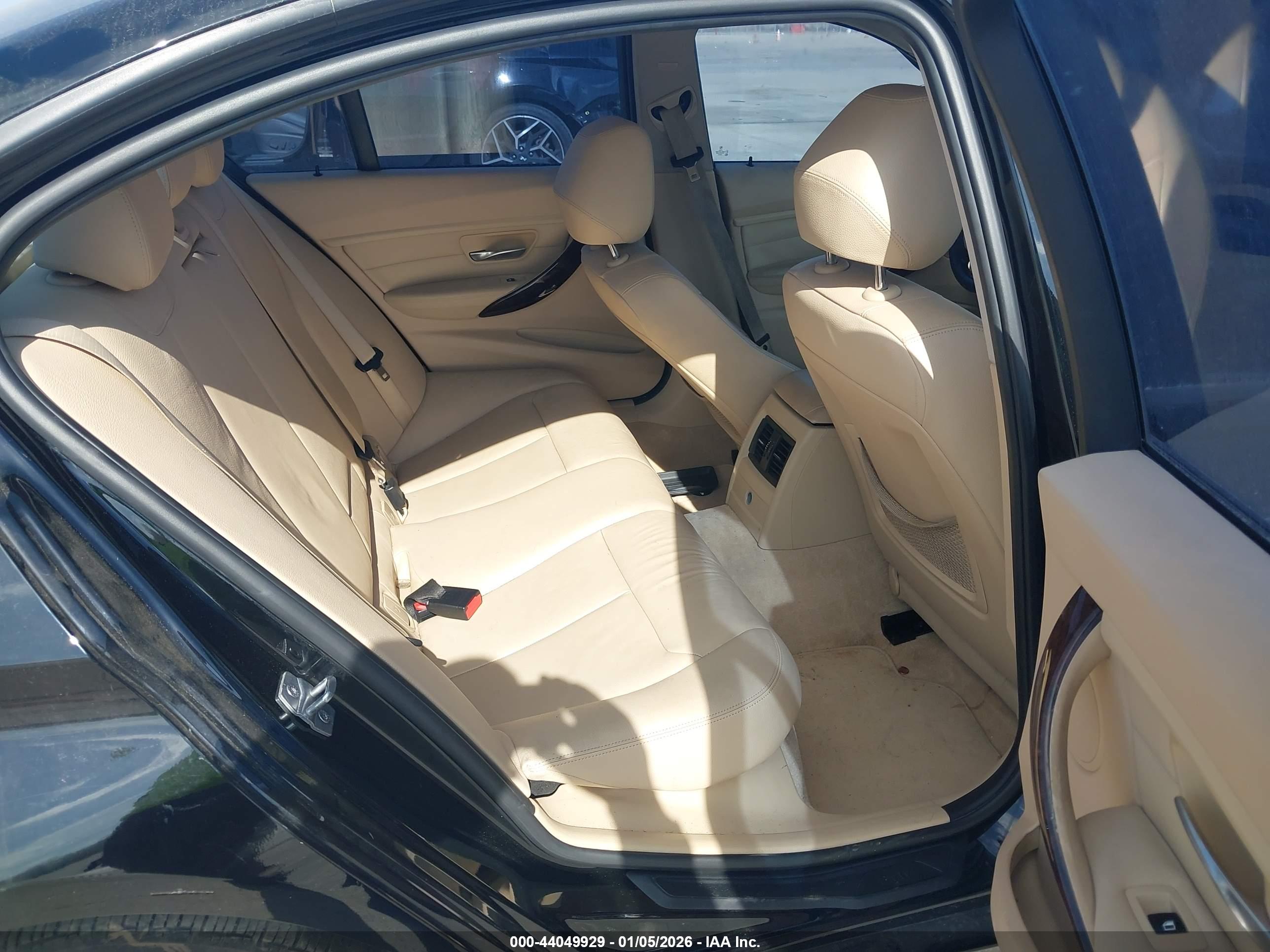 BMW 328I image 8