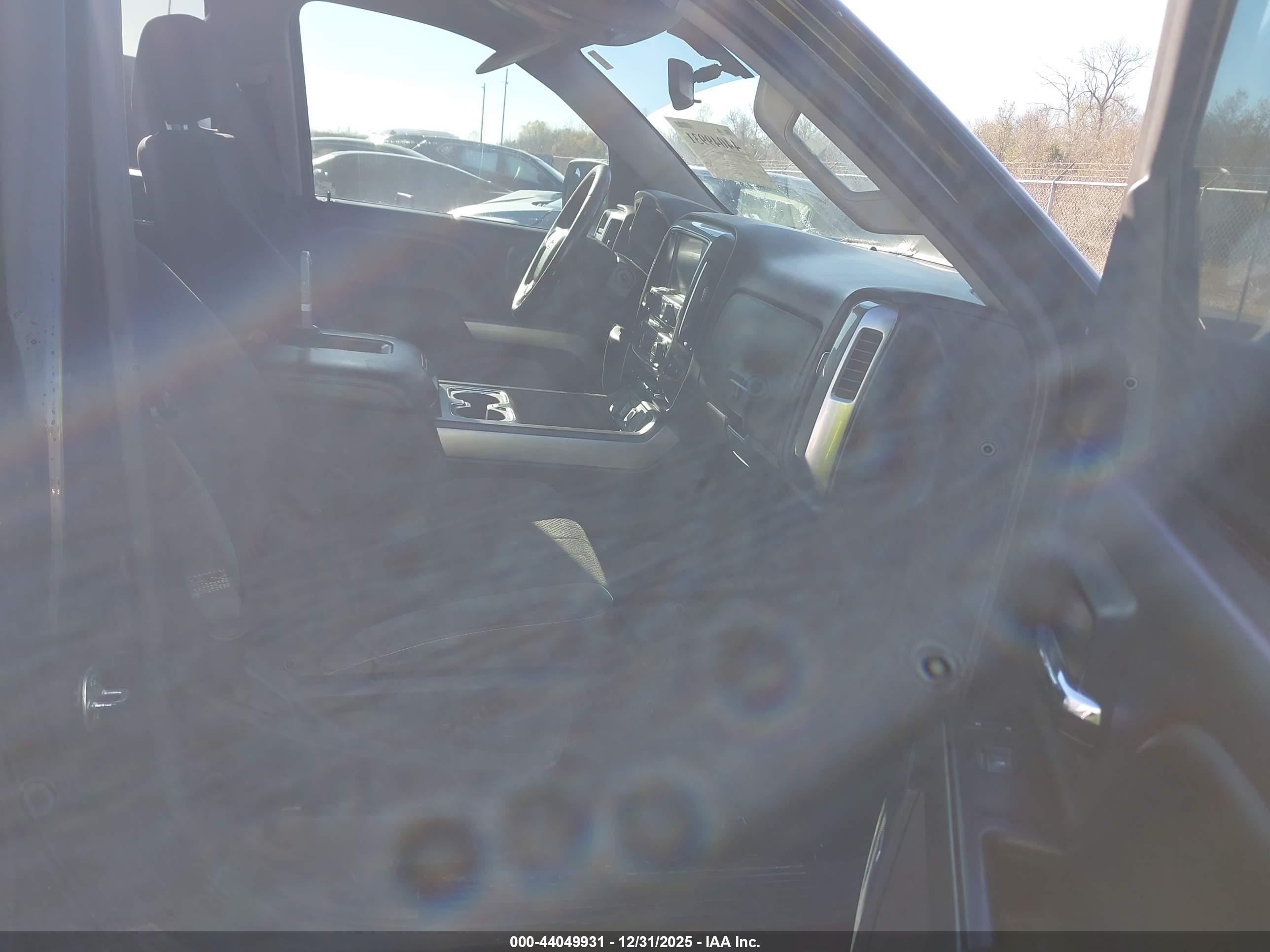CHEVROLET SILVERADO image 5