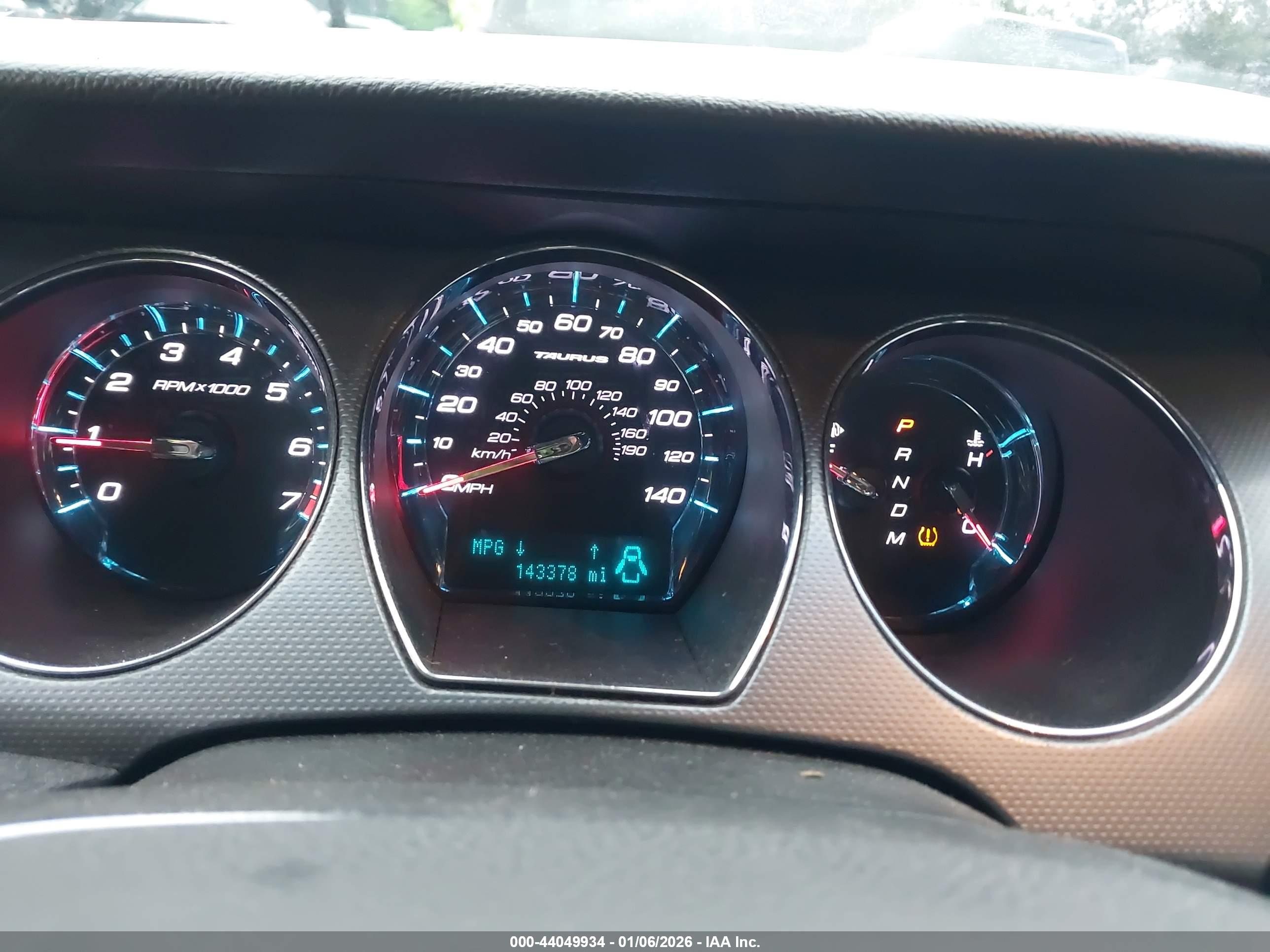 FORD TAURUS image 7