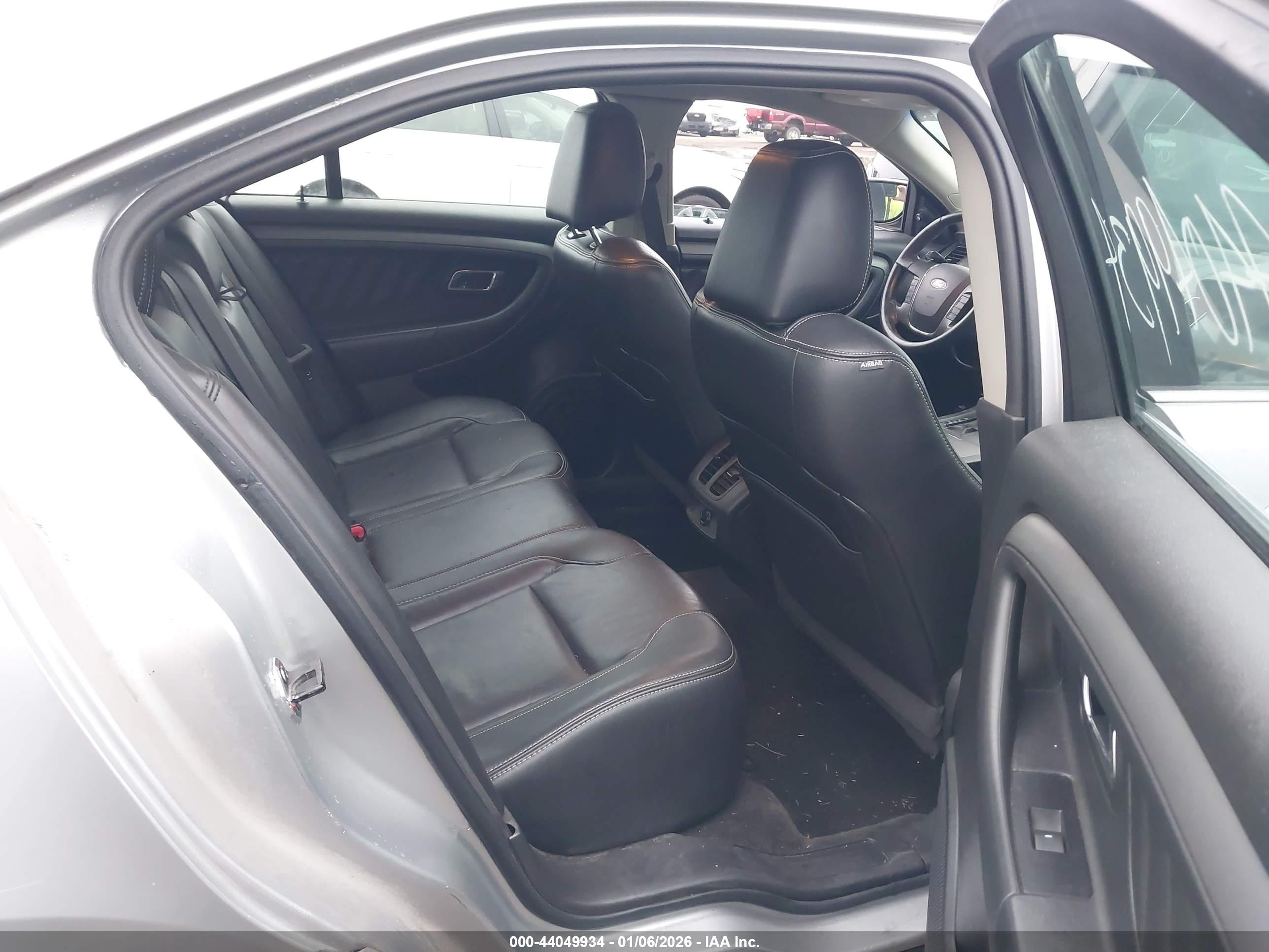 FORD TAURUS image 8