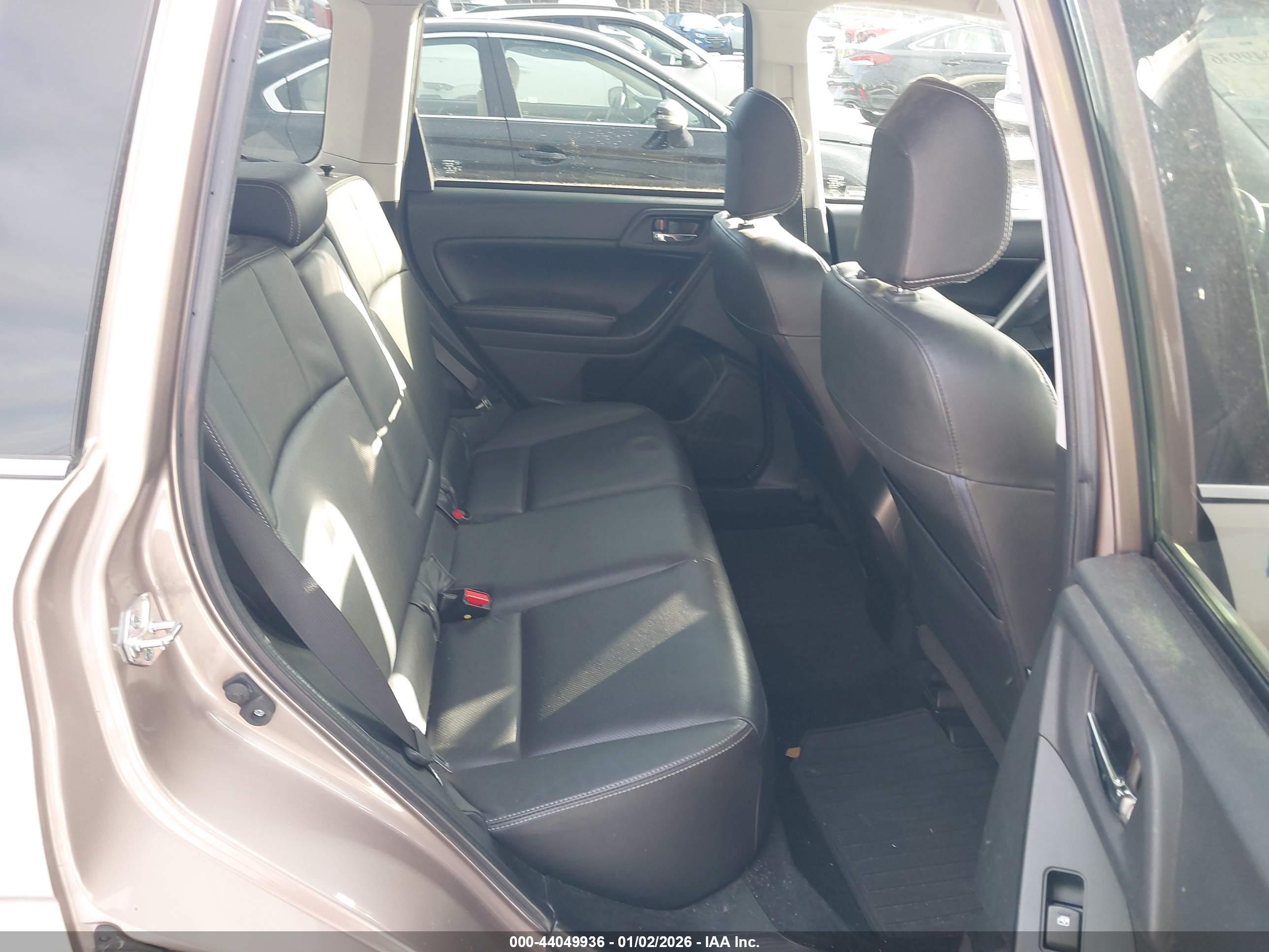 SUBARU FORESTER image 8