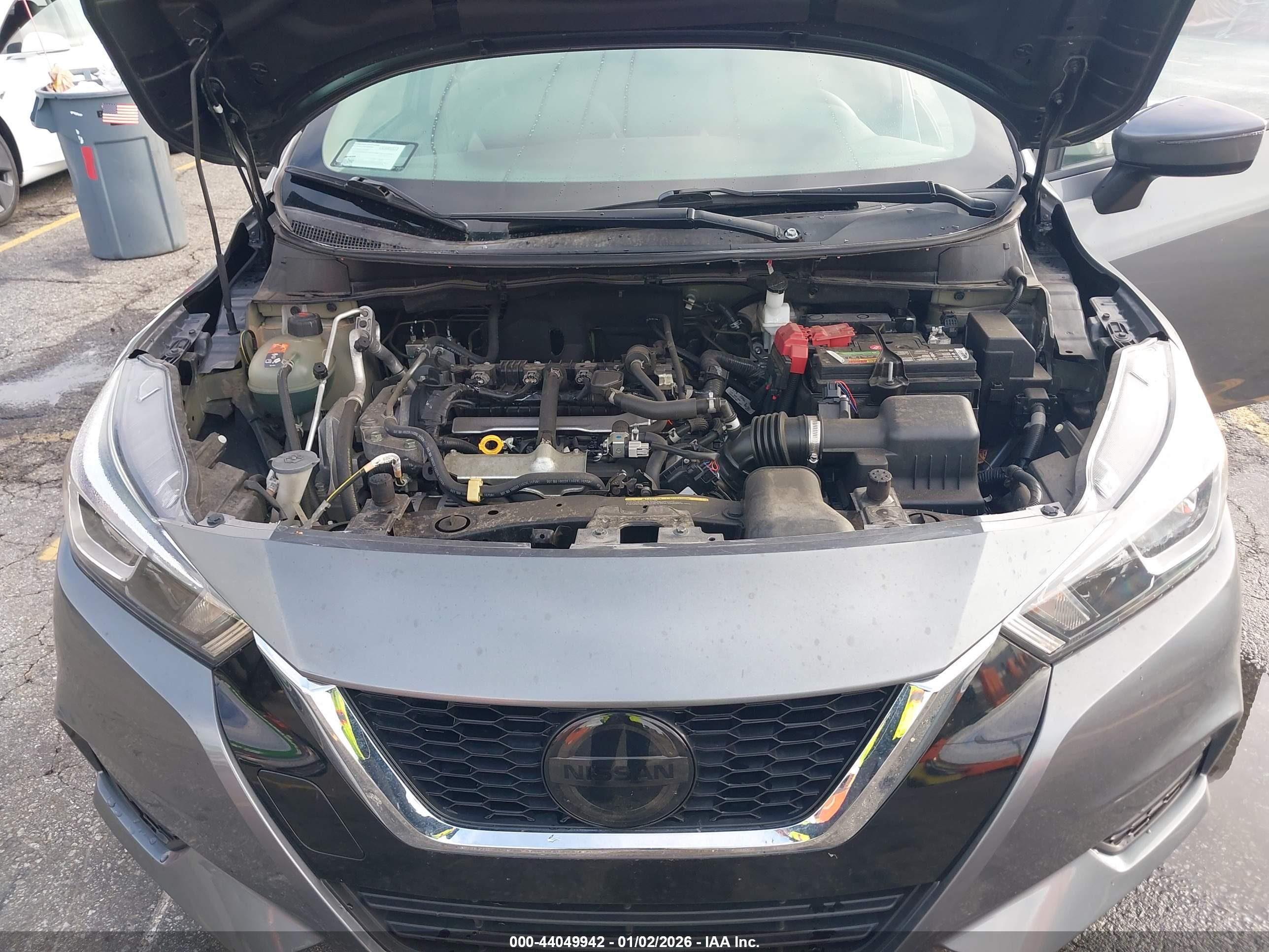 NISSAN VERSA image 10