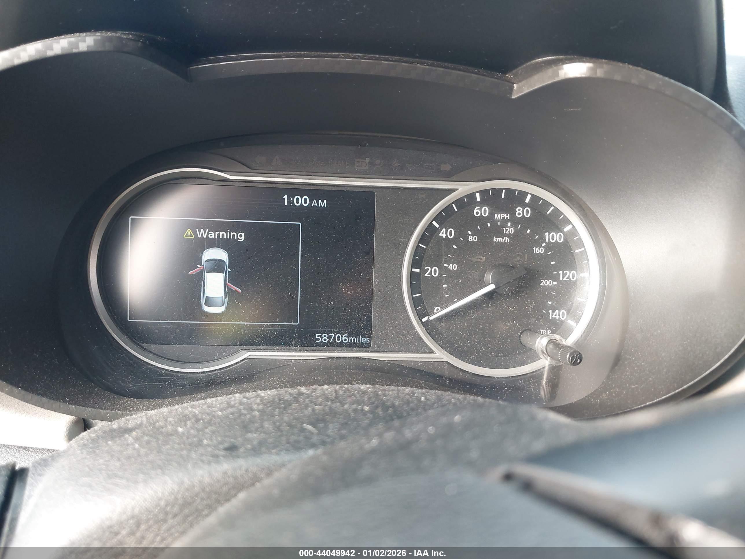 NISSAN VERSA image 7