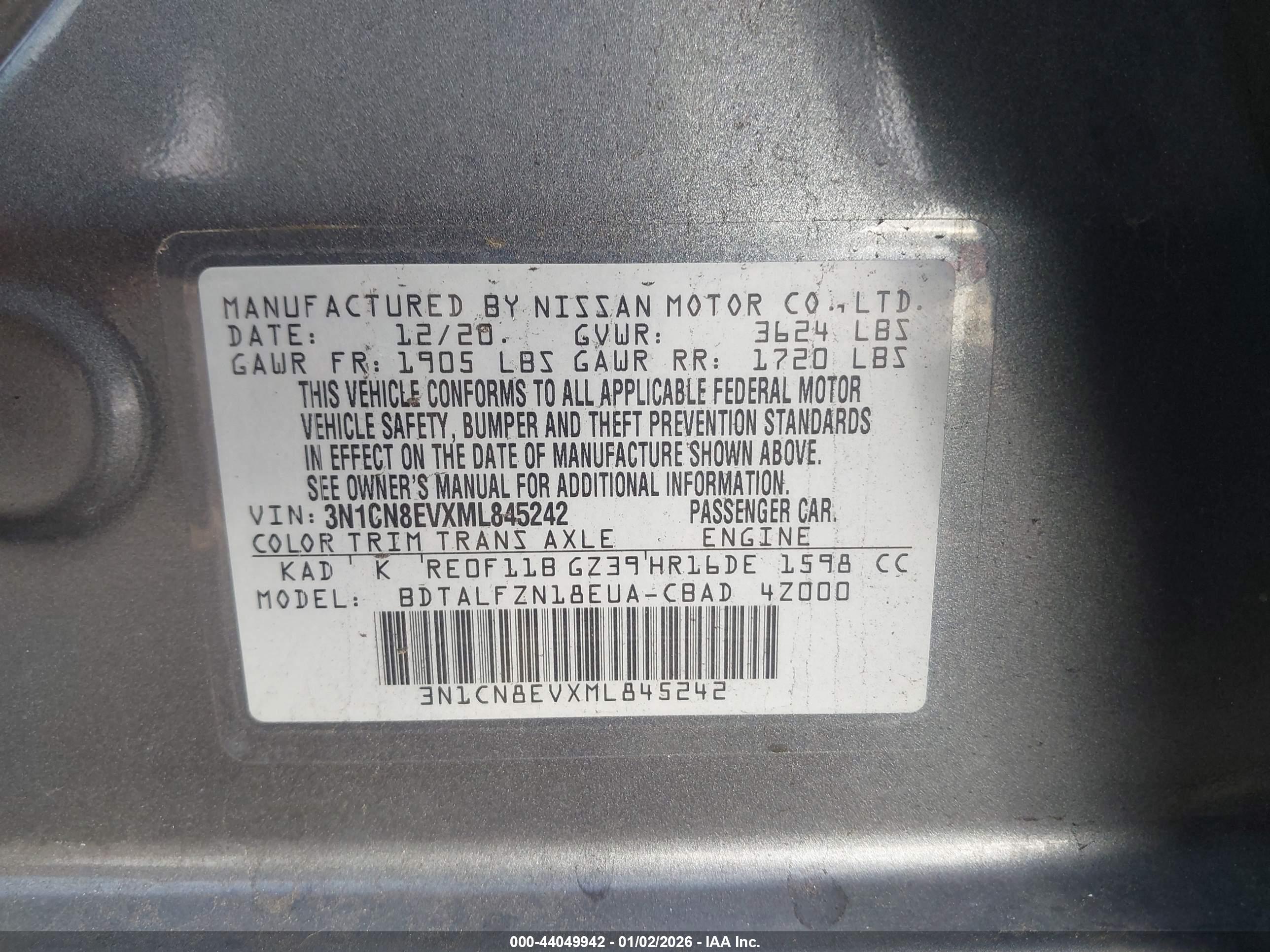 NISSAN VERSA image 9