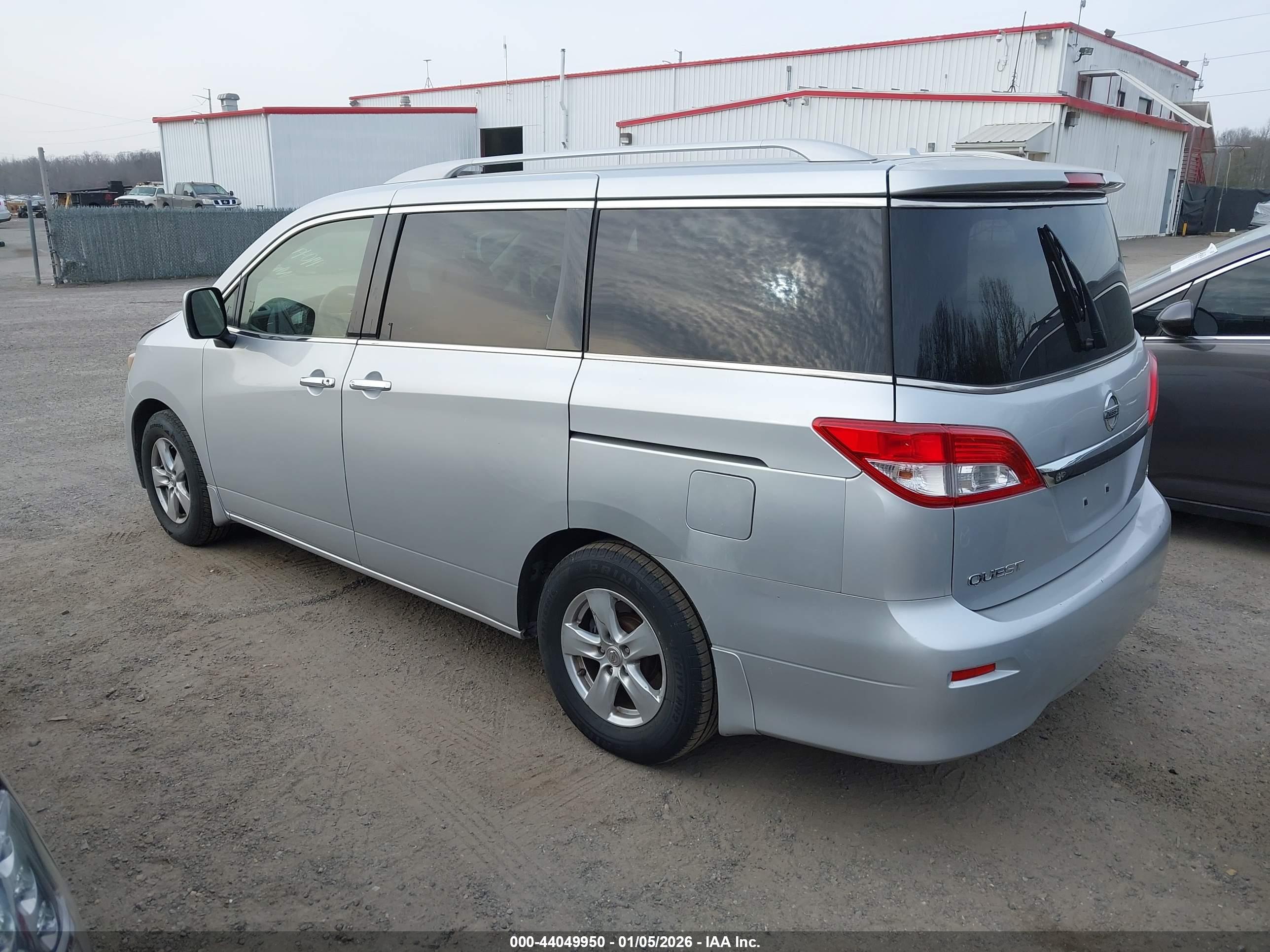 NISSAN QUEST image 3