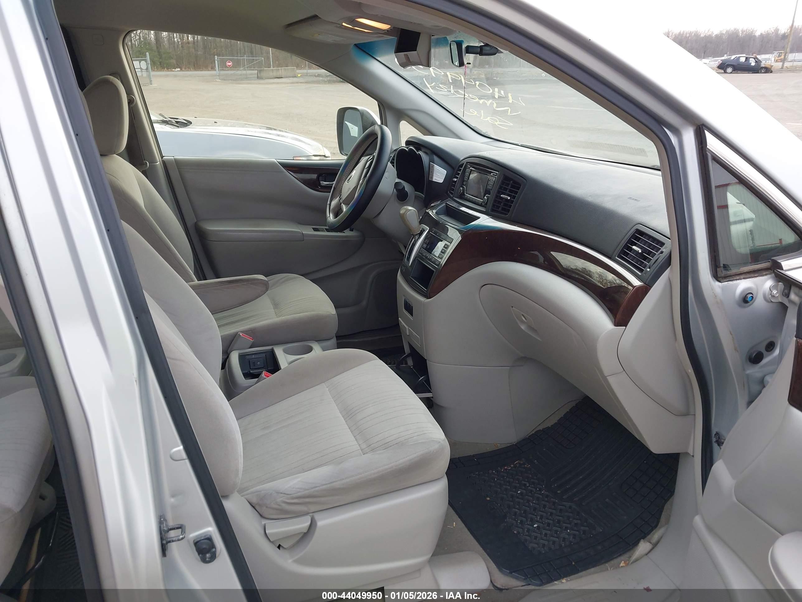 NISSAN QUEST image 5