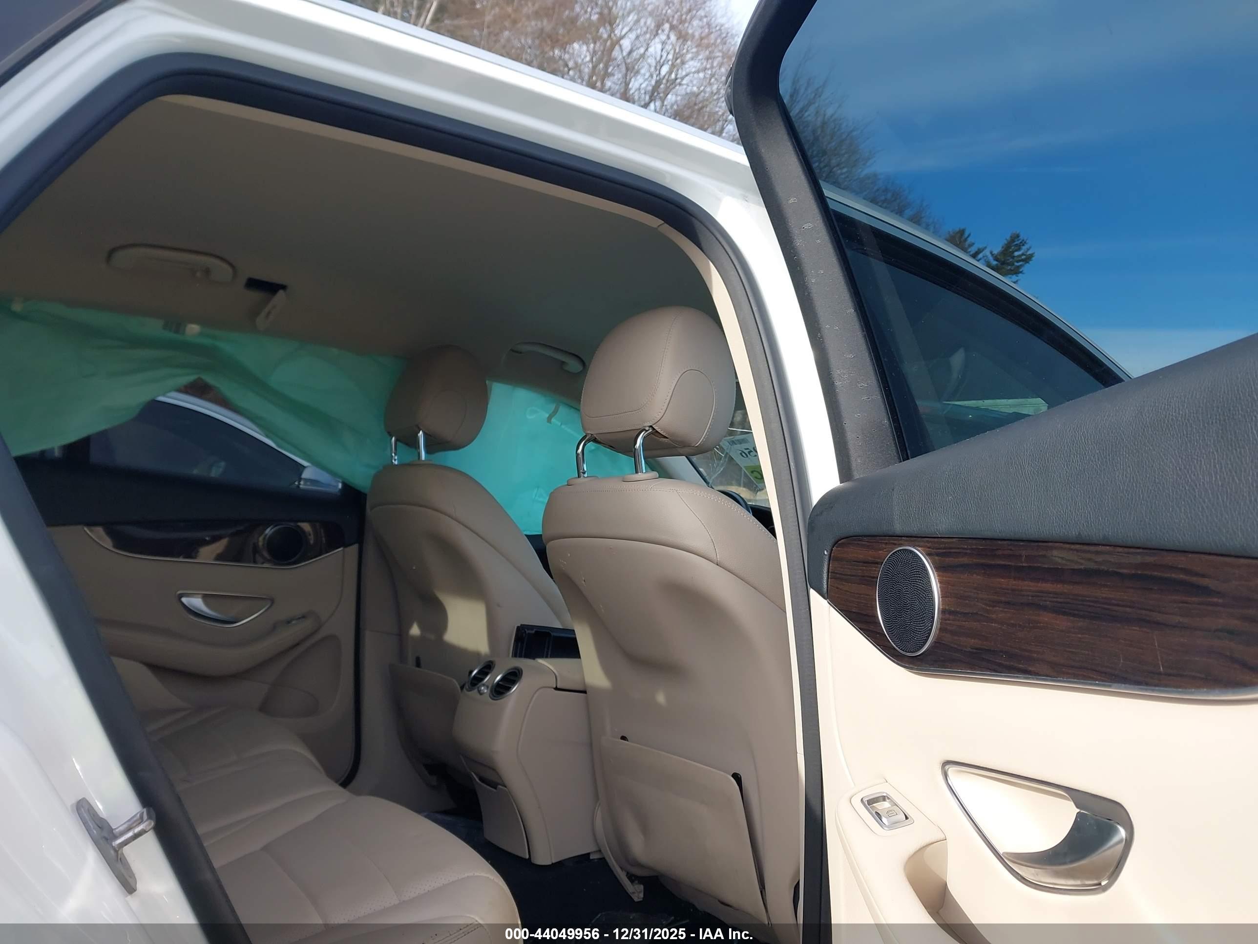 MERCEDES-BENZ GLC image 8
