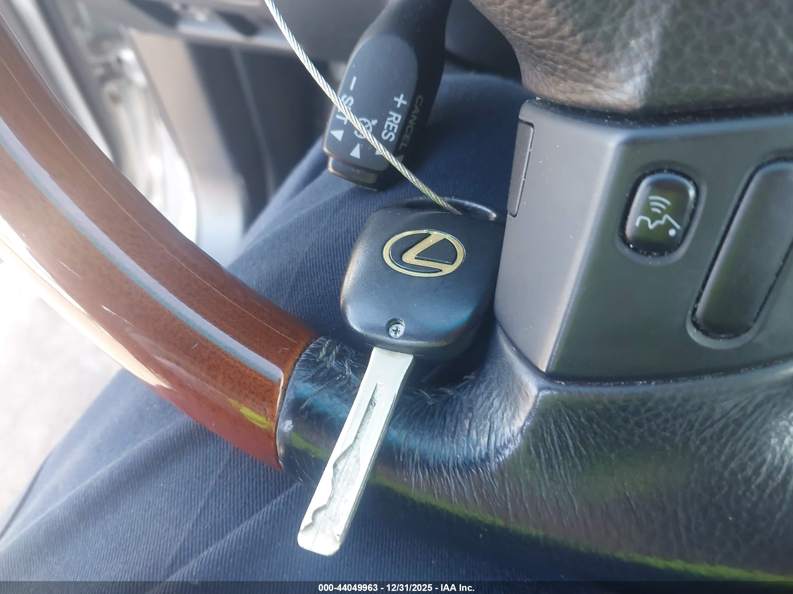 LEXUS RX image 11