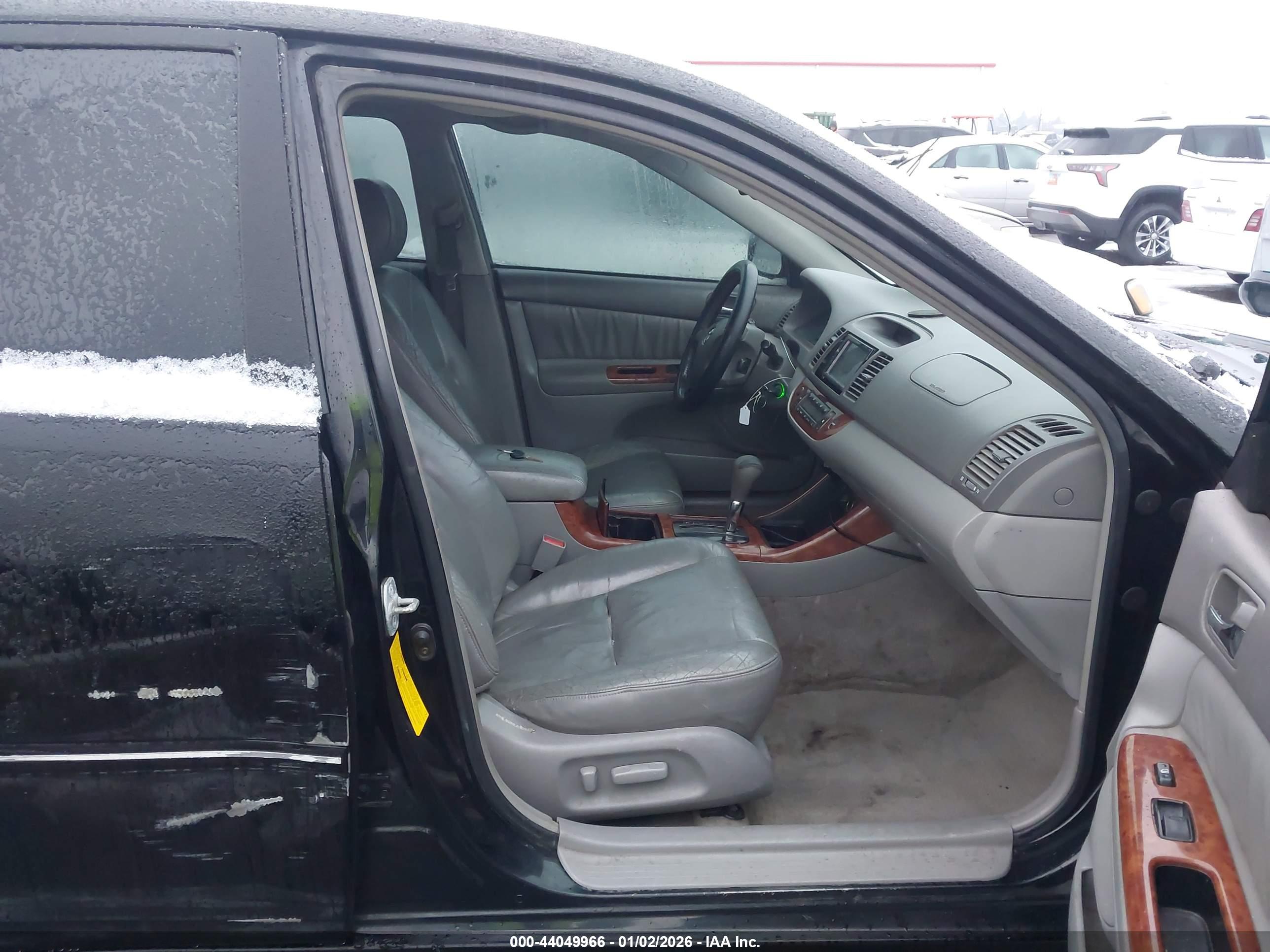 TOYOTA CAMRY image 5