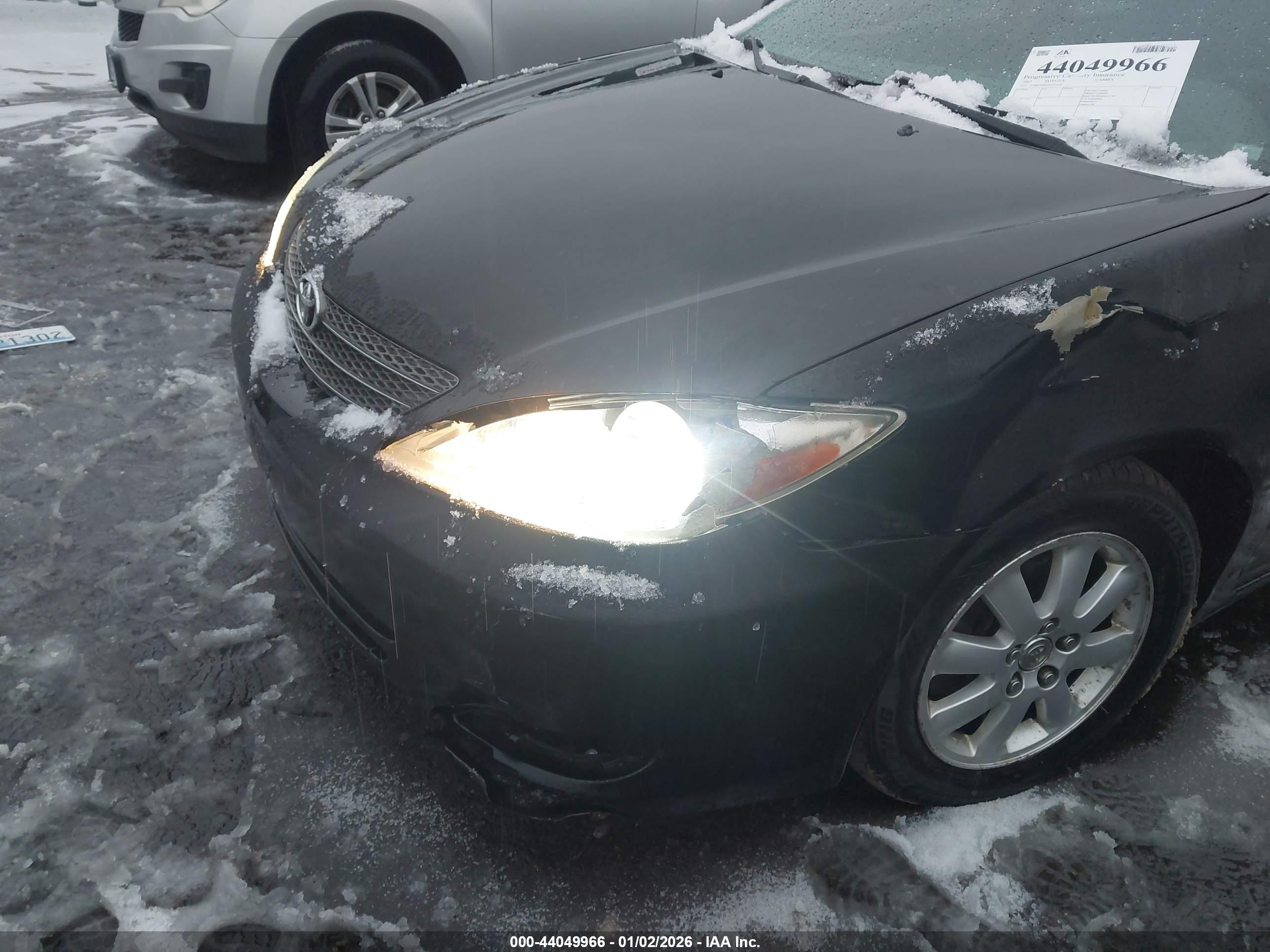 TOYOTA CAMRY image 6