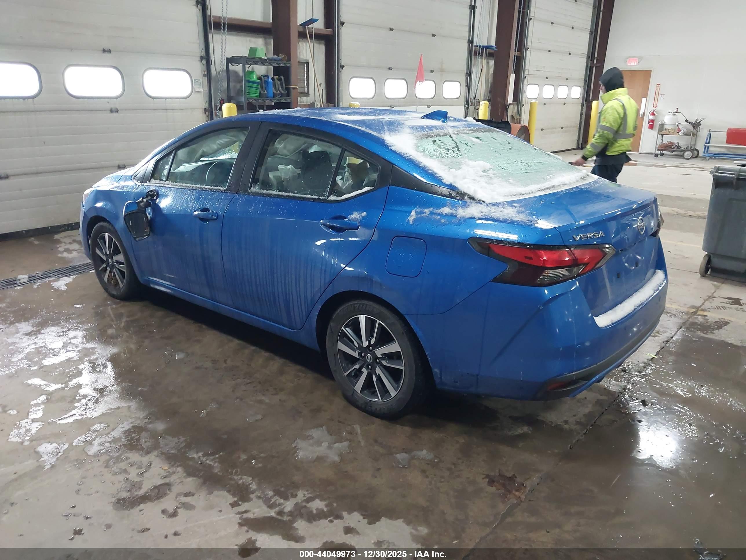 NISSAN VERSA image 3