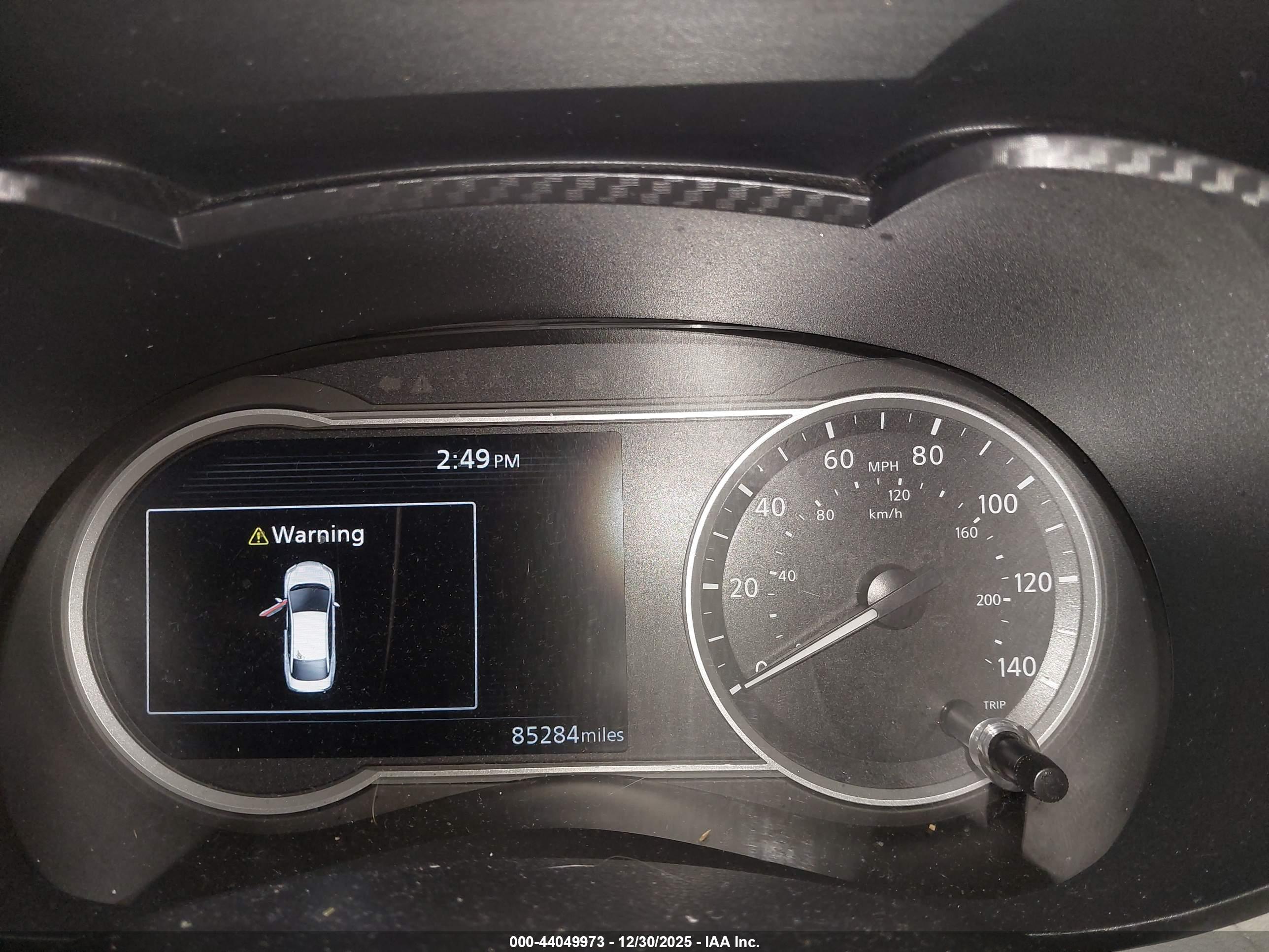 NISSAN VERSA image 7