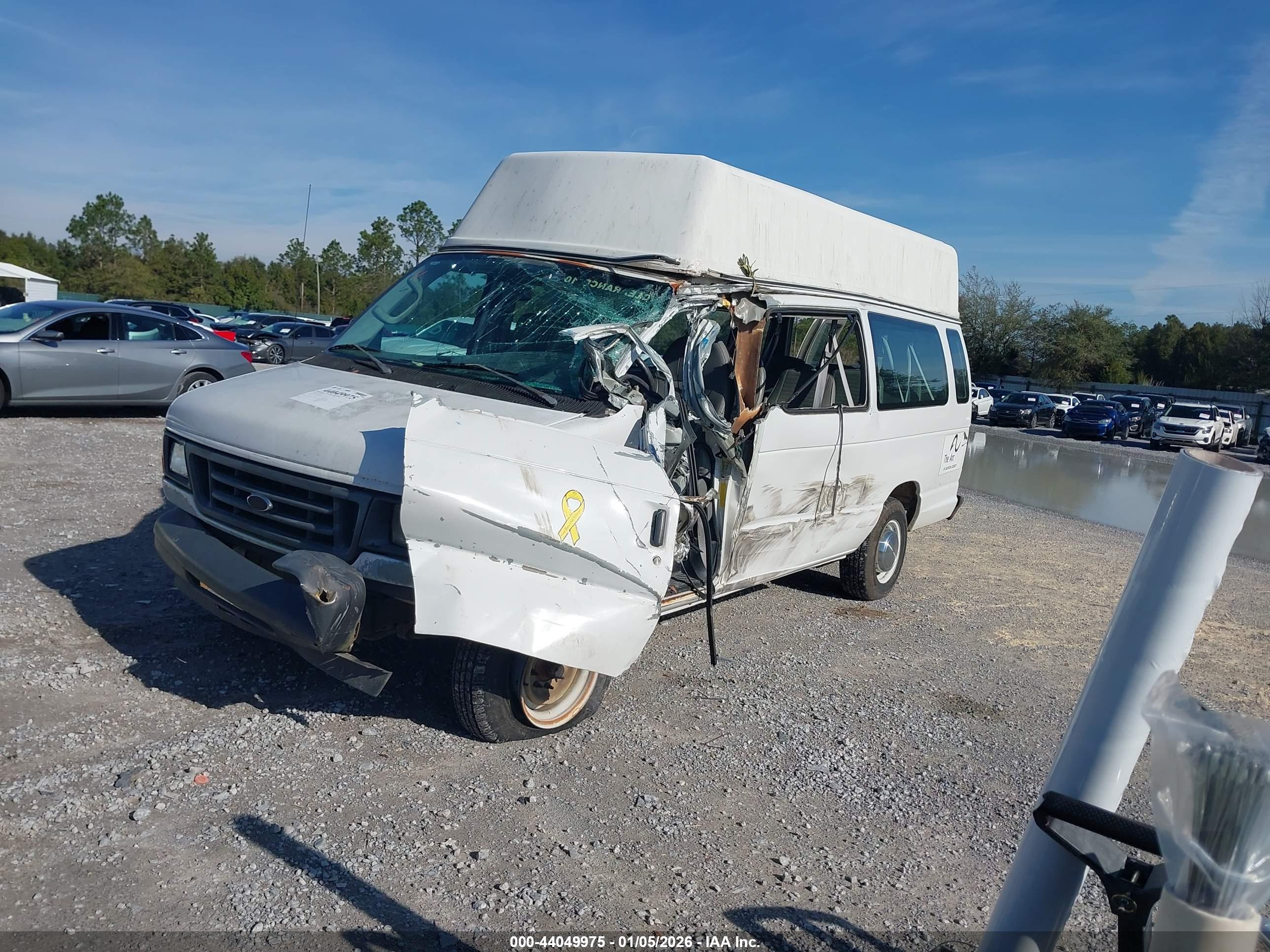 FORD E-250 image 2