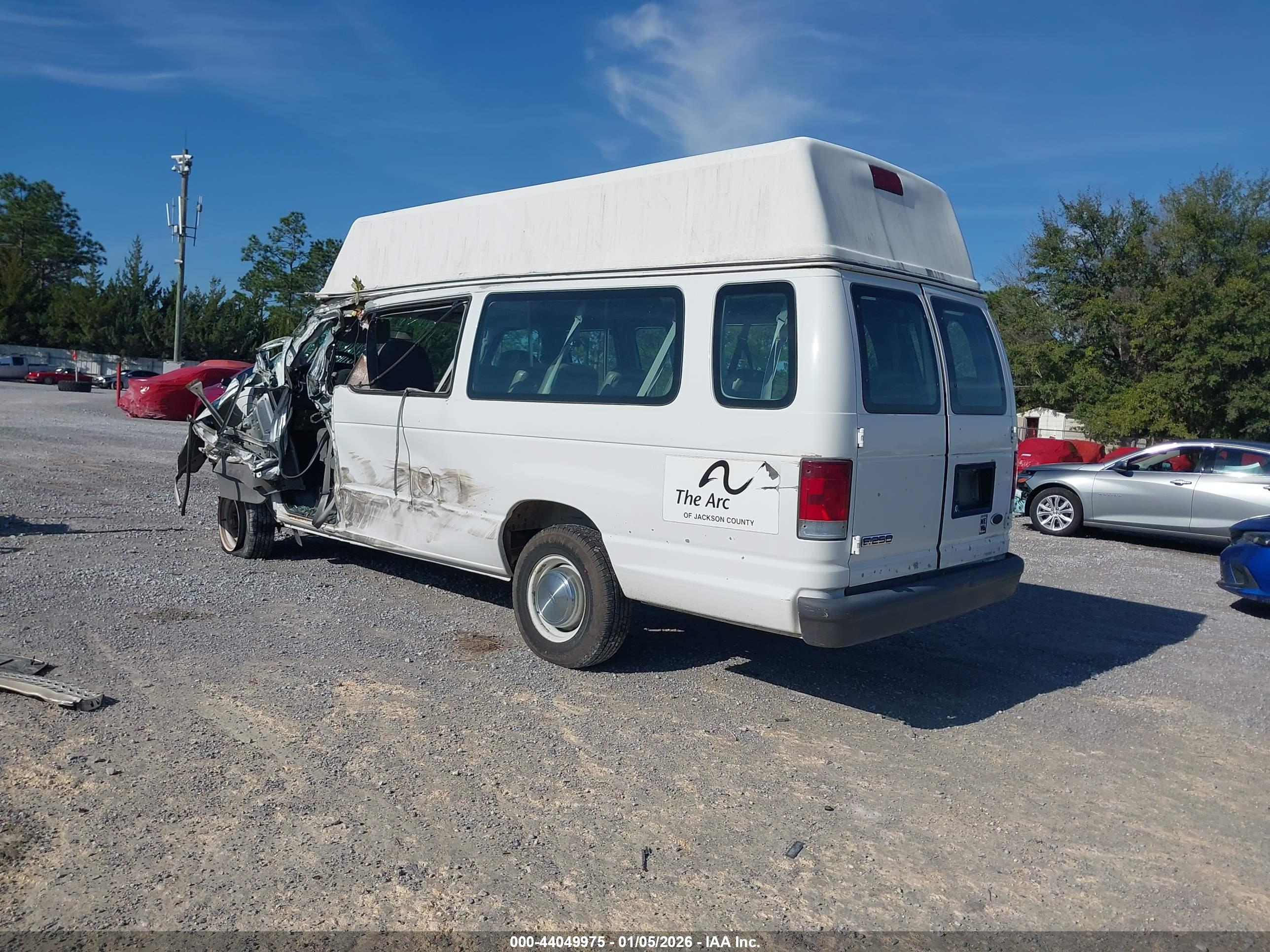 FORD E-250 image 3