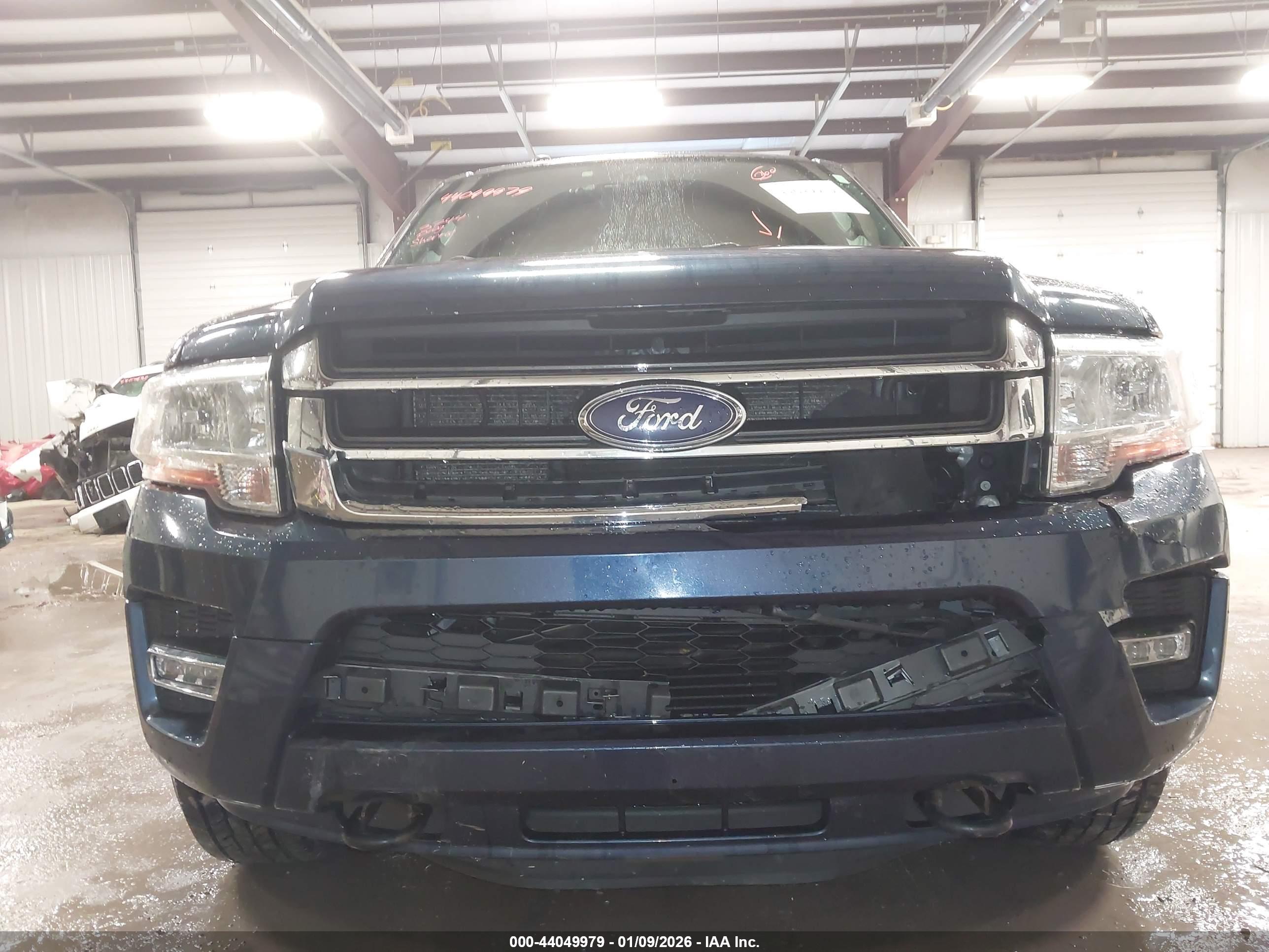 FORD EXPEDITION image 6
