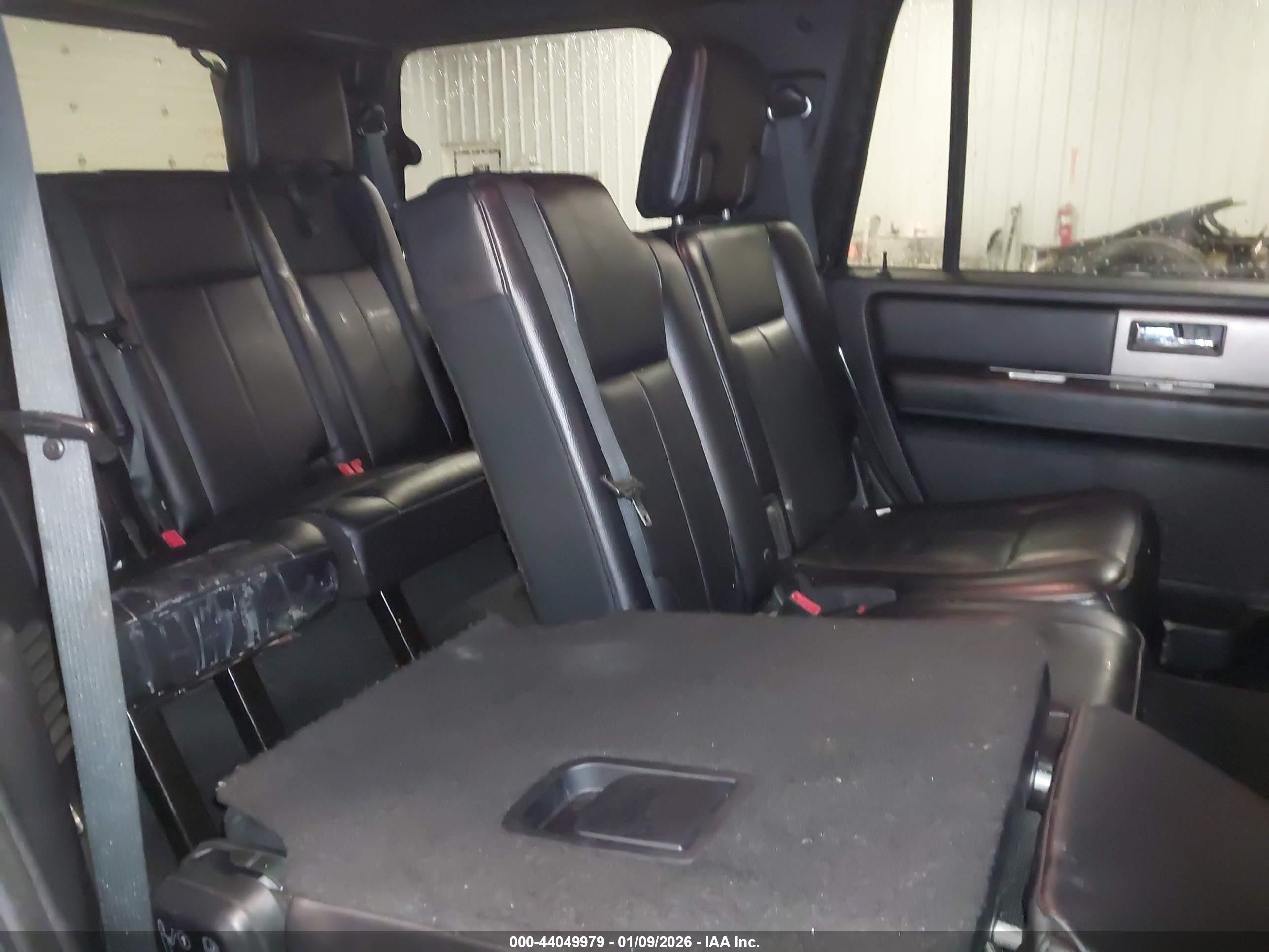 FORD EXPEDITION image 8