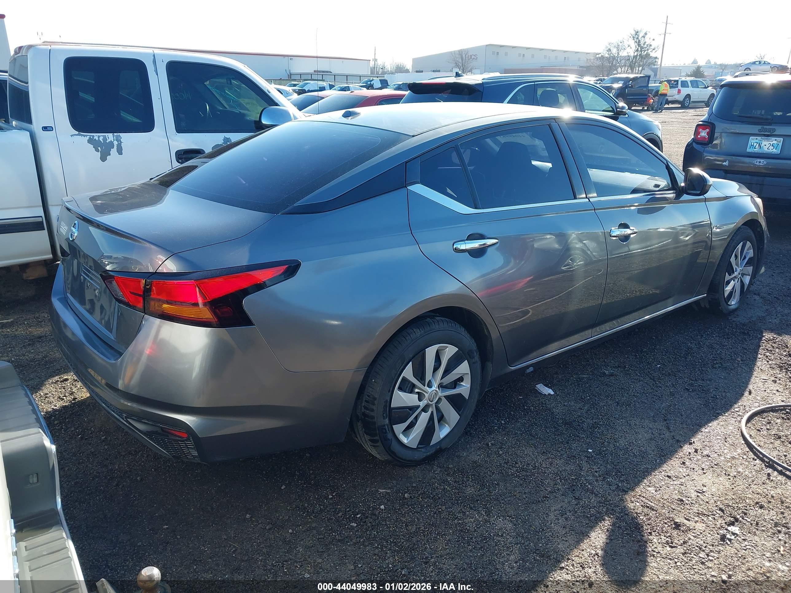 NISSAN ALTIMA image 4