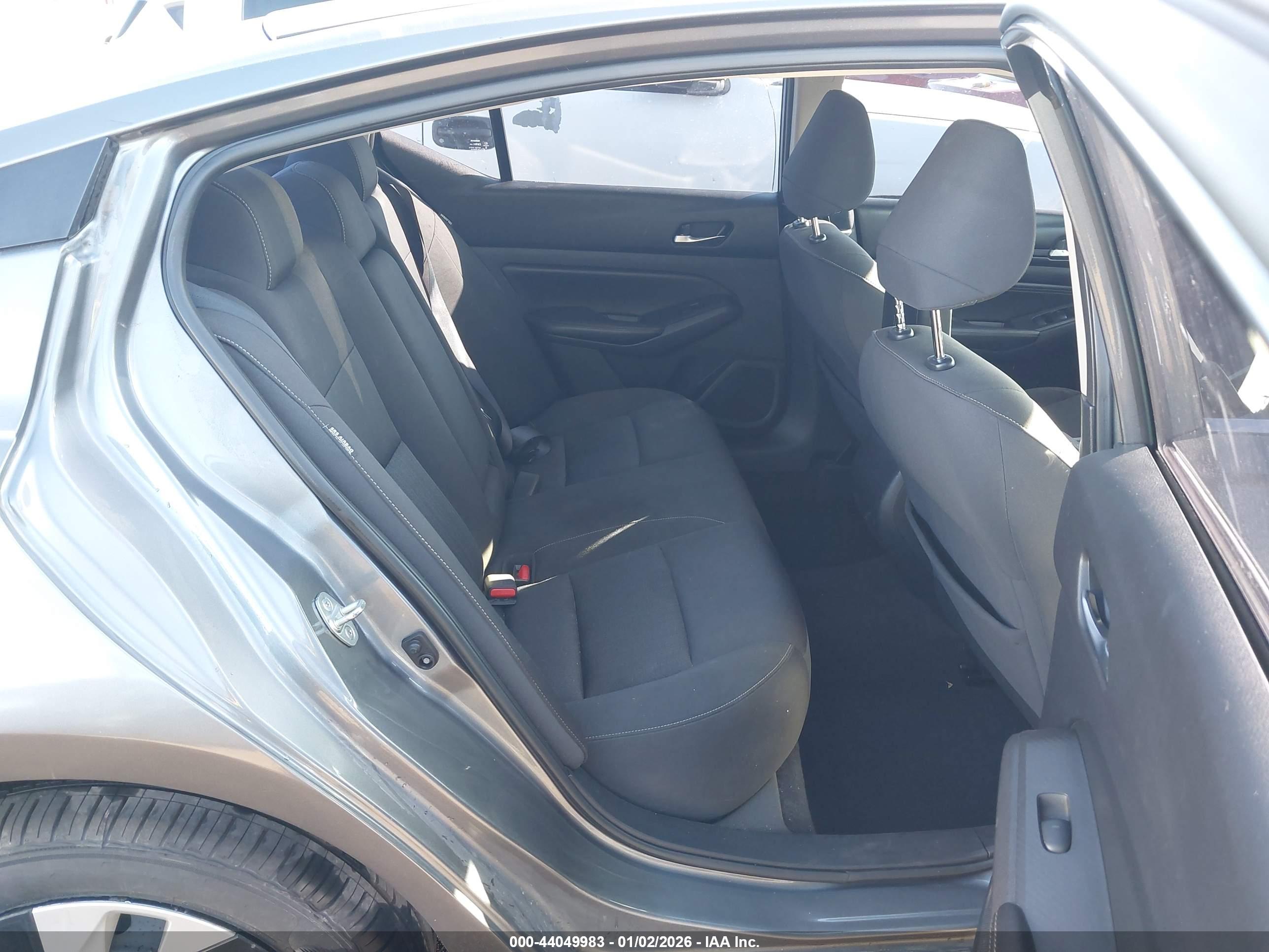 NISSAN ALTIMA image 8