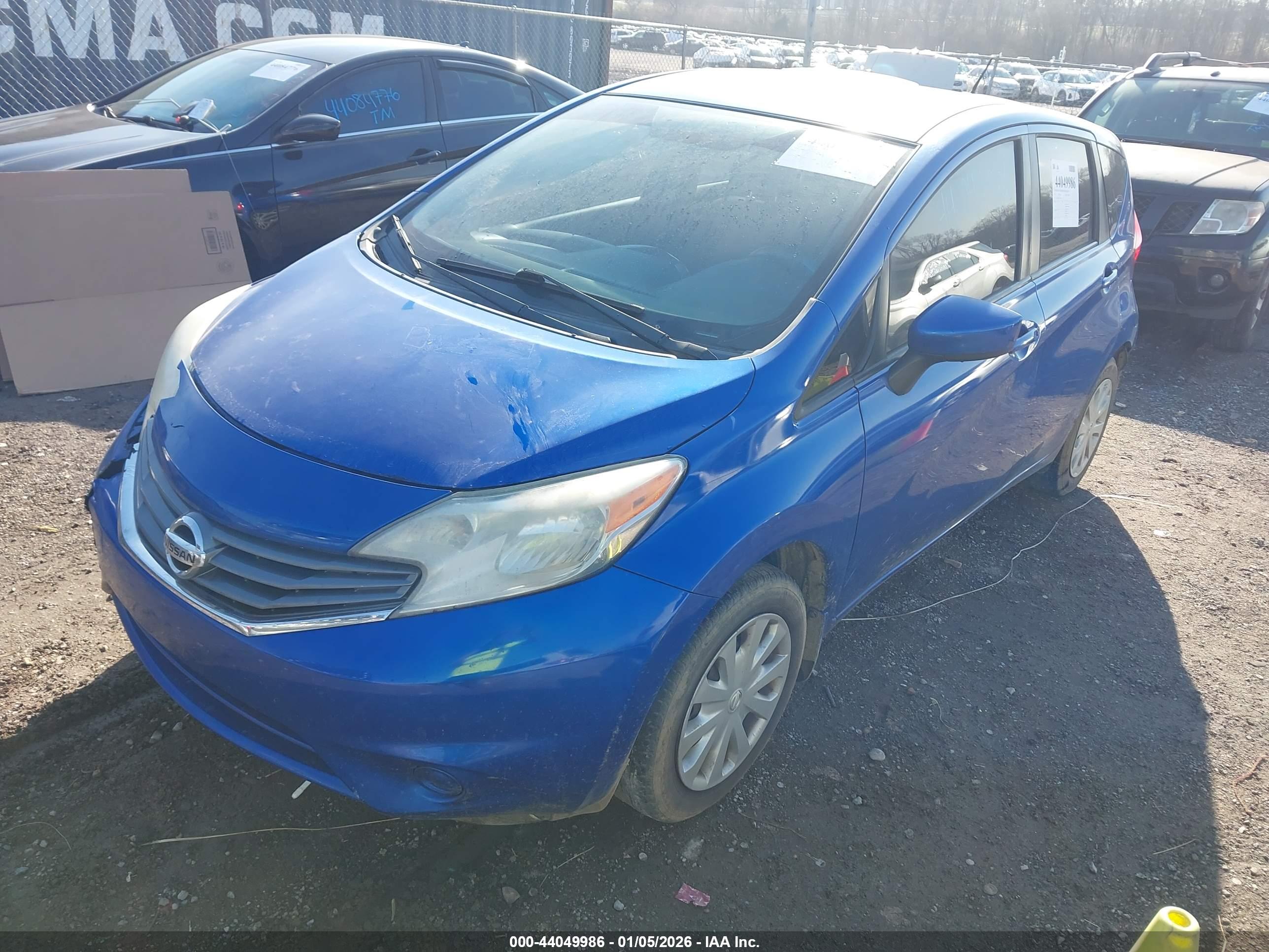 NISSAN VERSA image 2
