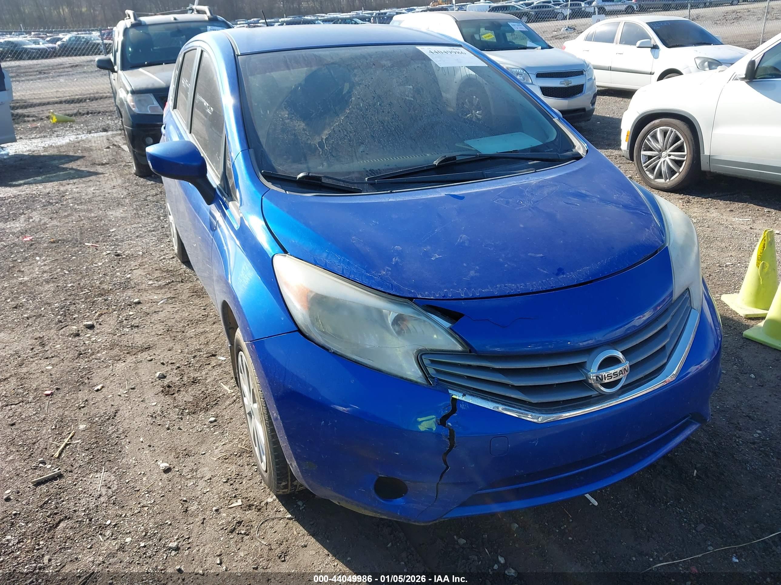 NISSAN VERSA image 6